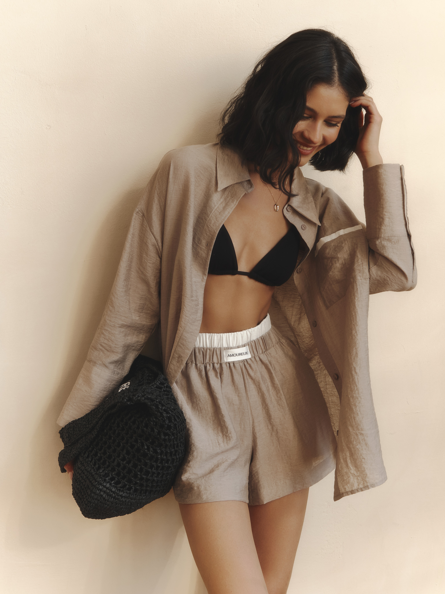 Loose shirt with contrasting inserts