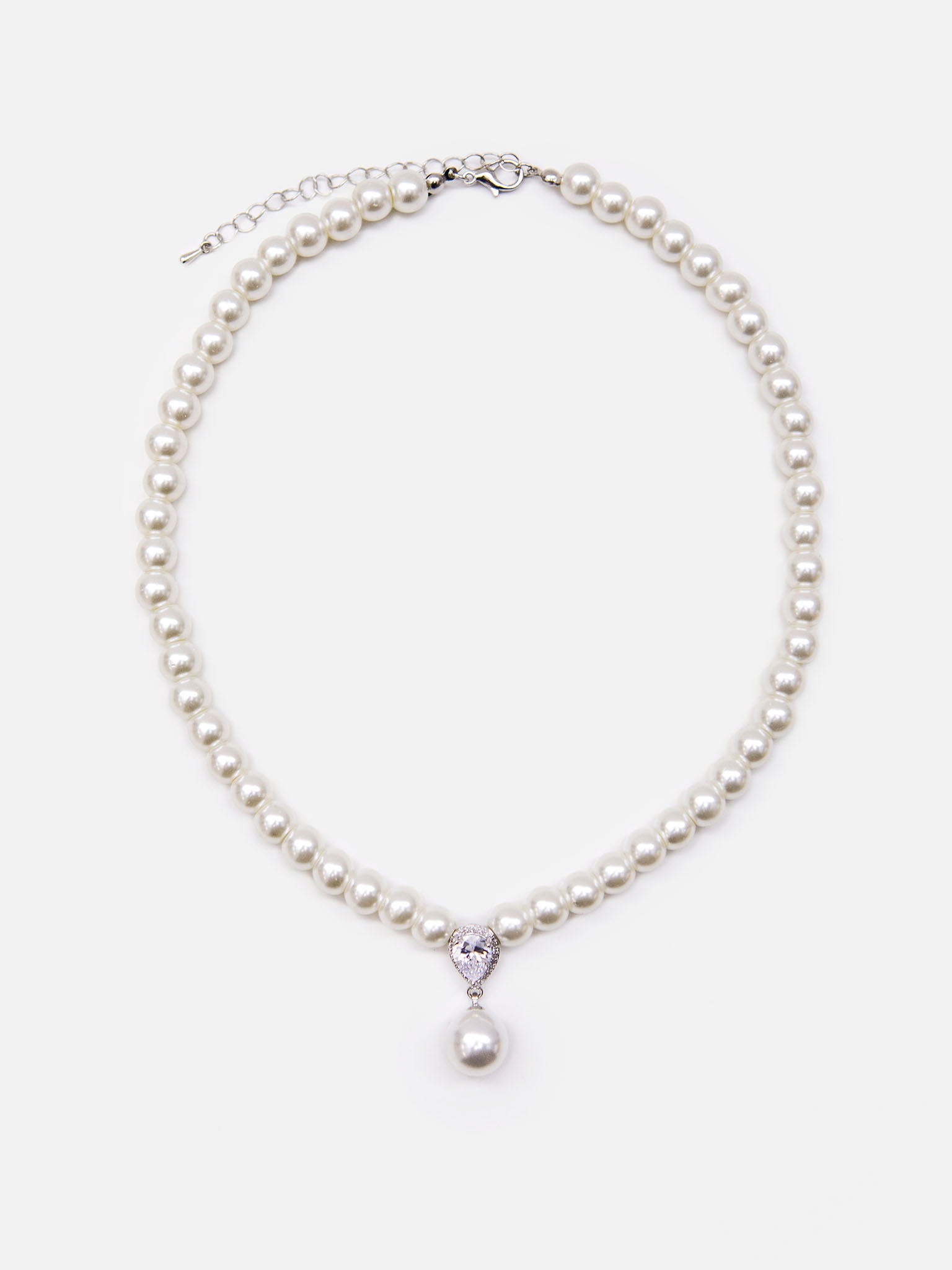 Large pearl necklace