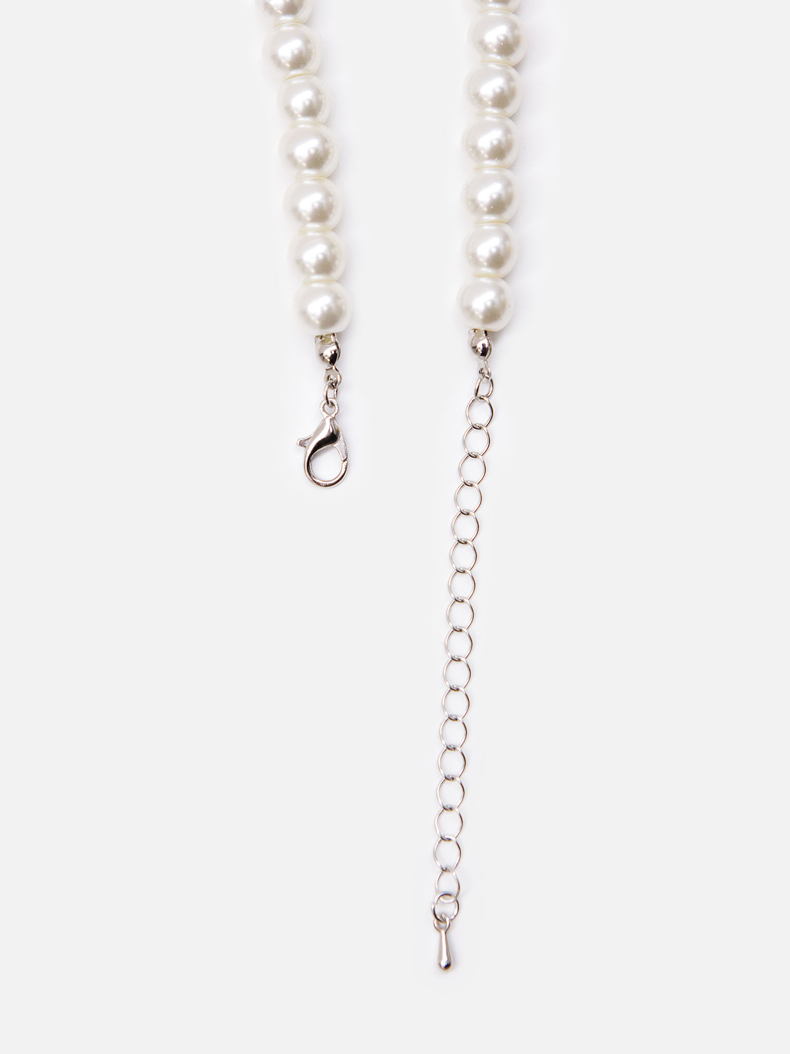 Large pearl necklace