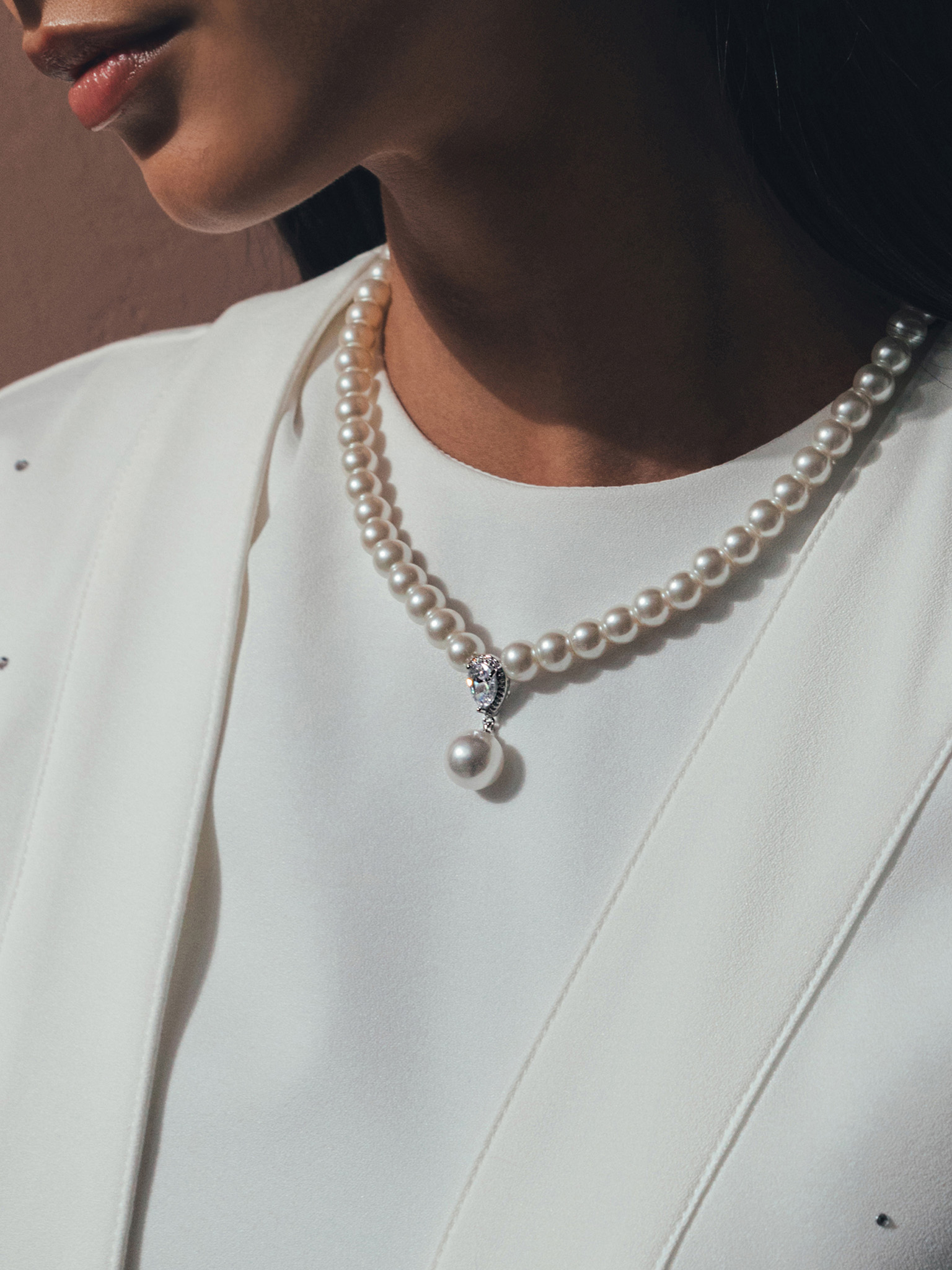 Large pearl necklace