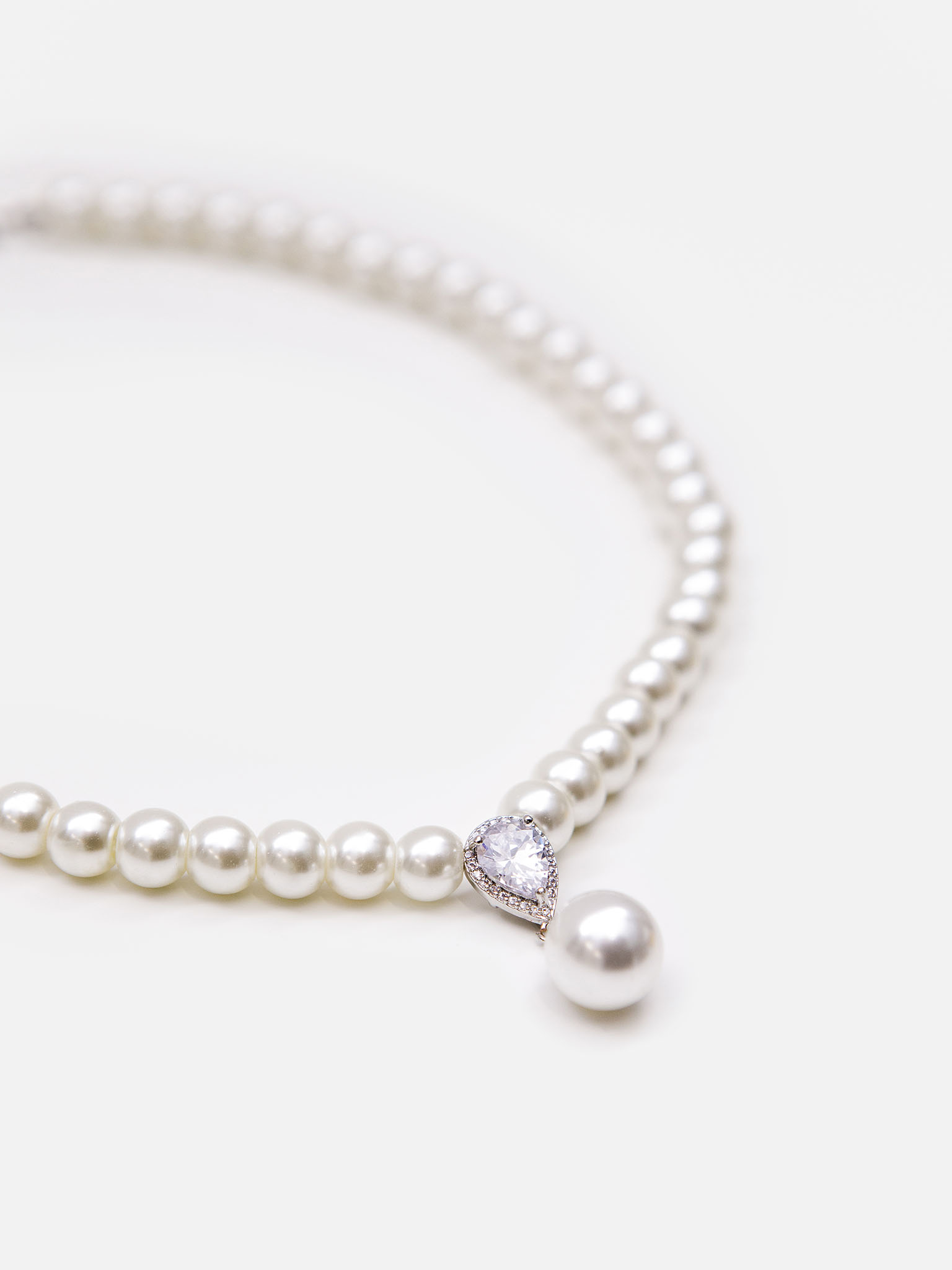 Large pearl necklace