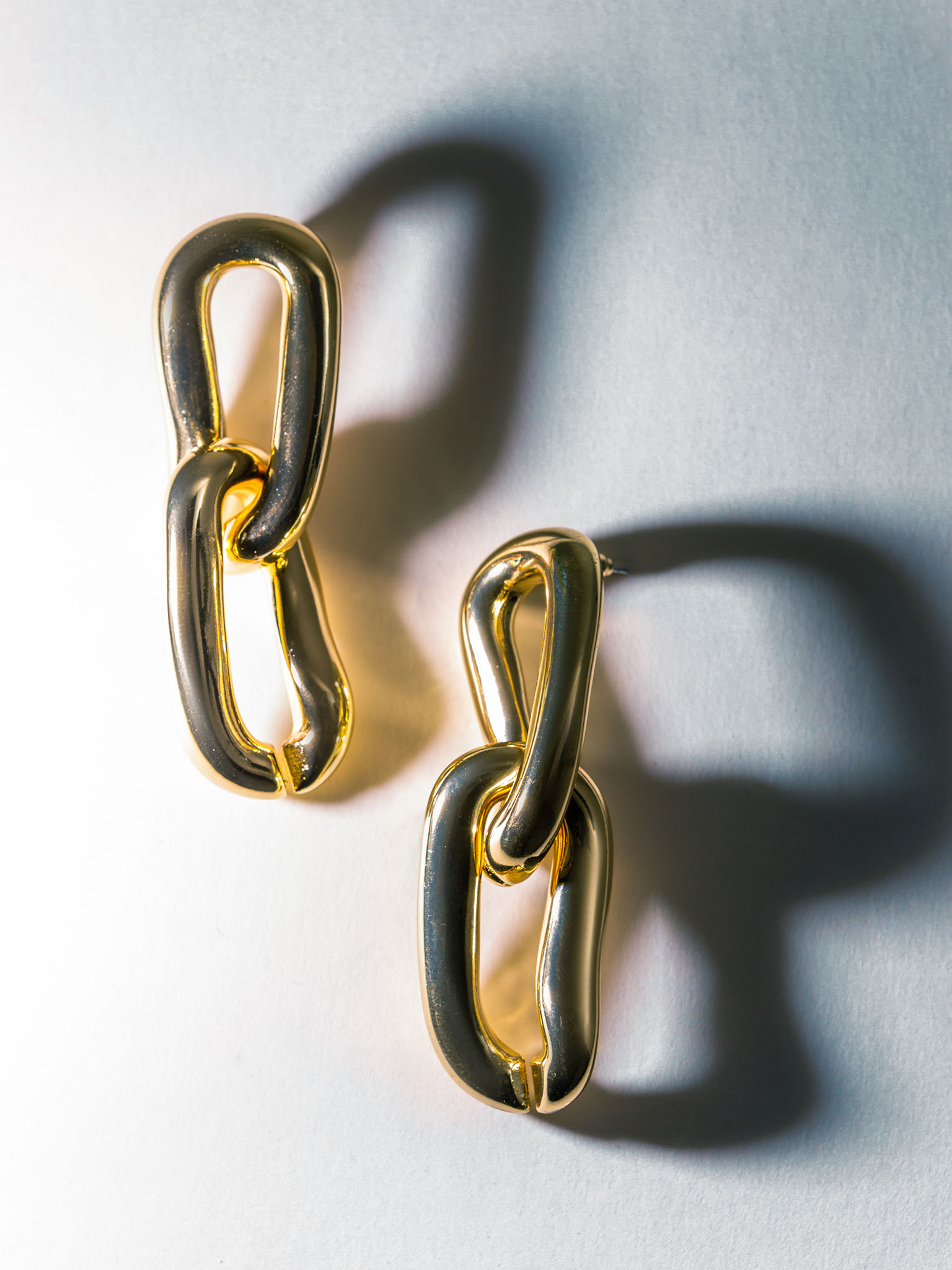 Серьги-пусеты в виде цепочных звеньев