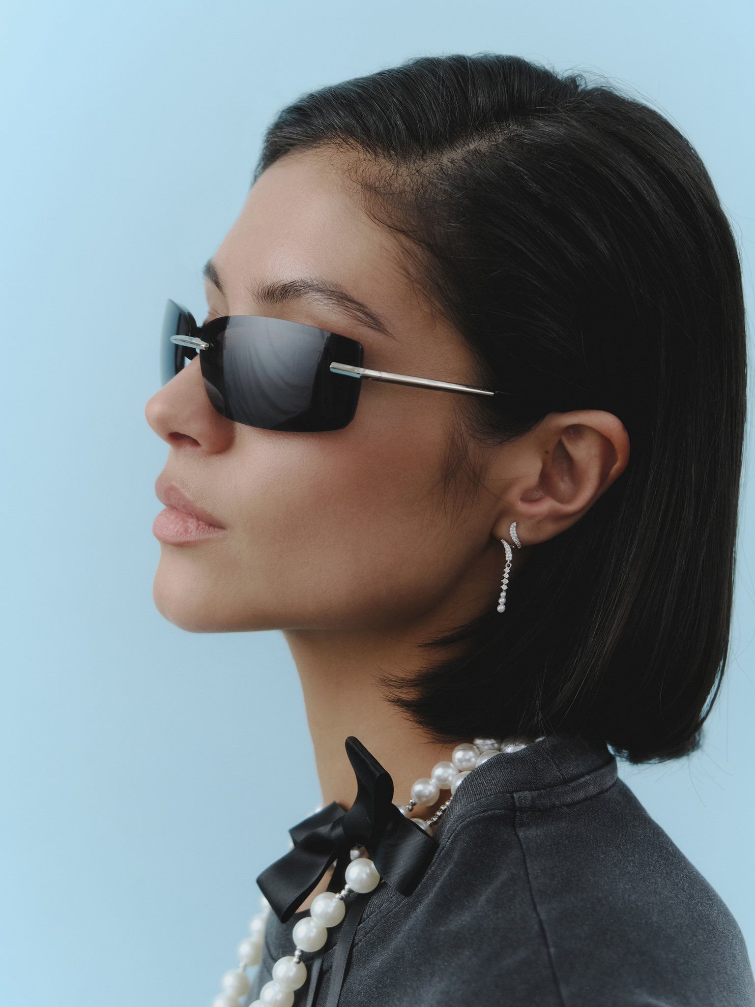 Rectangular glasses with metal inserts