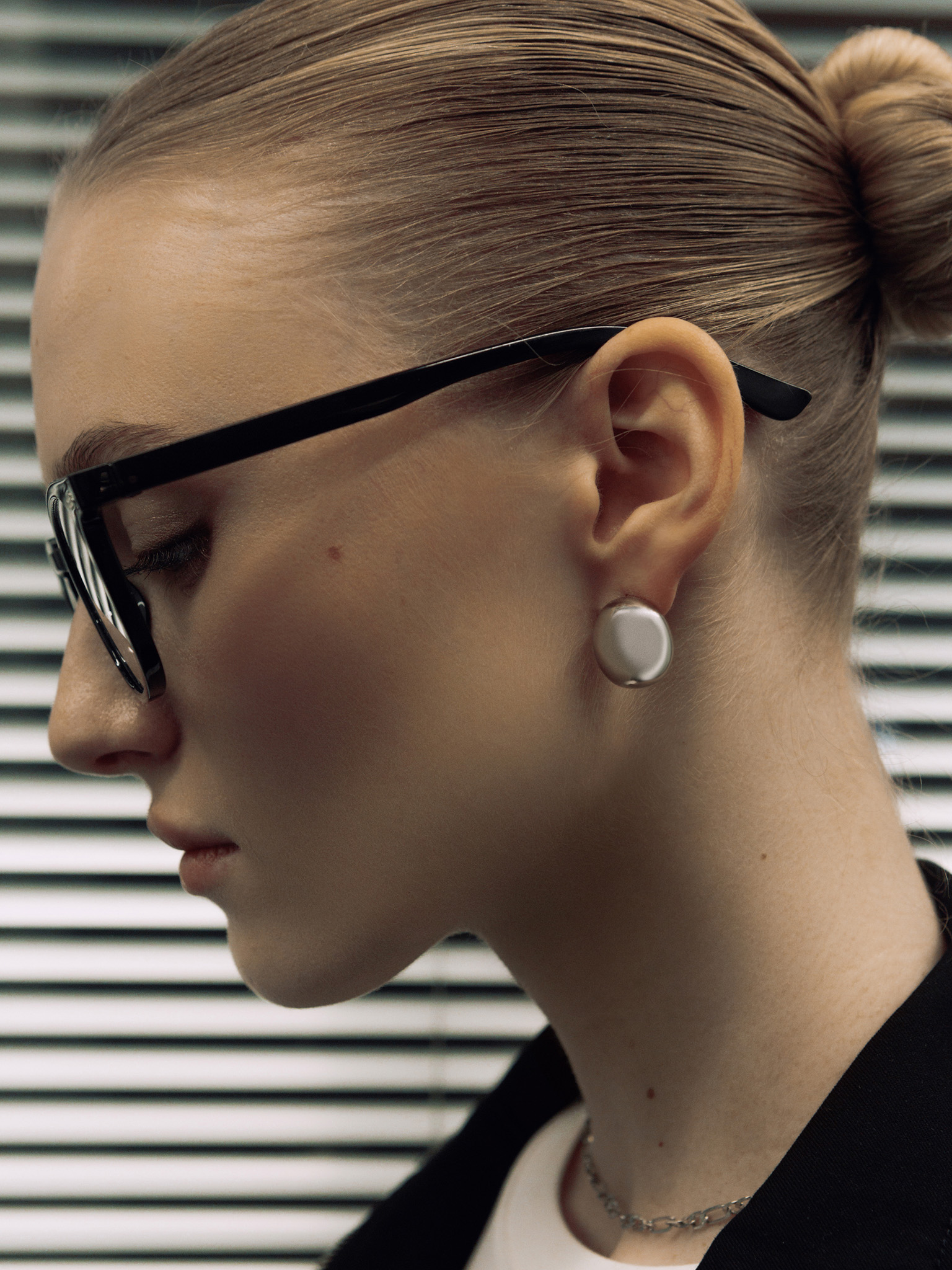 Decorative glasses with round lenses