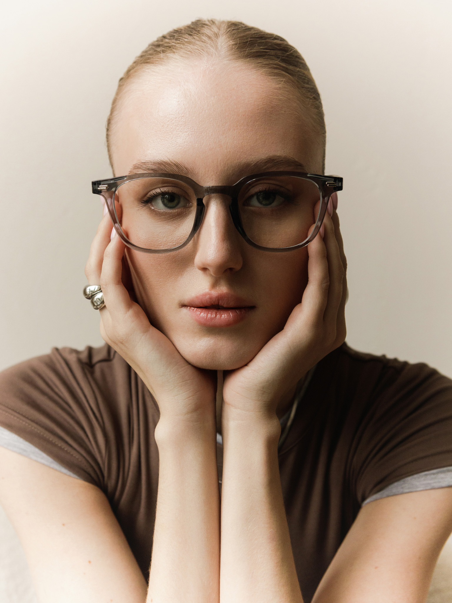 Decorative glasses with round lenses