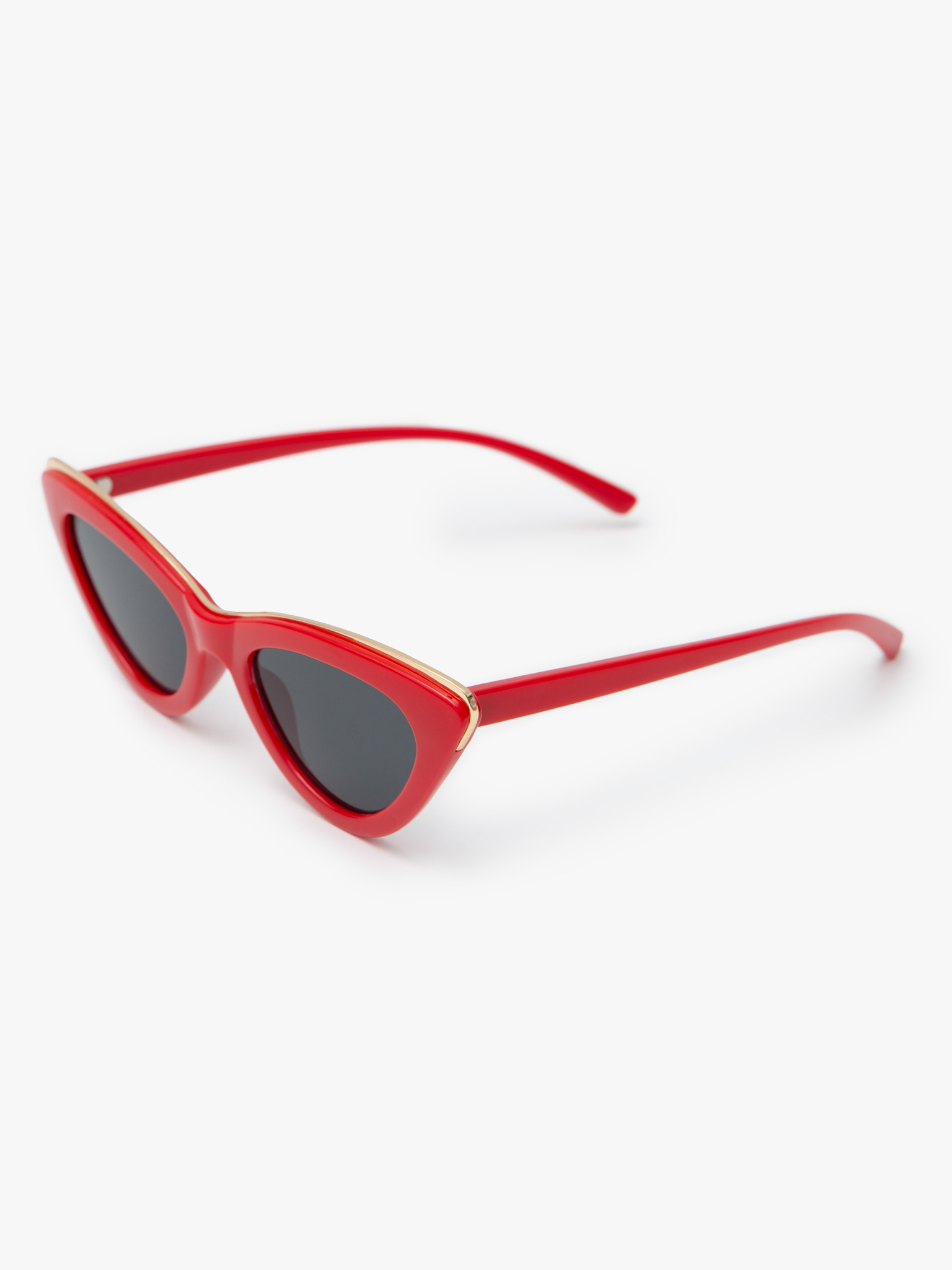 Sunglasses with narrow lenses