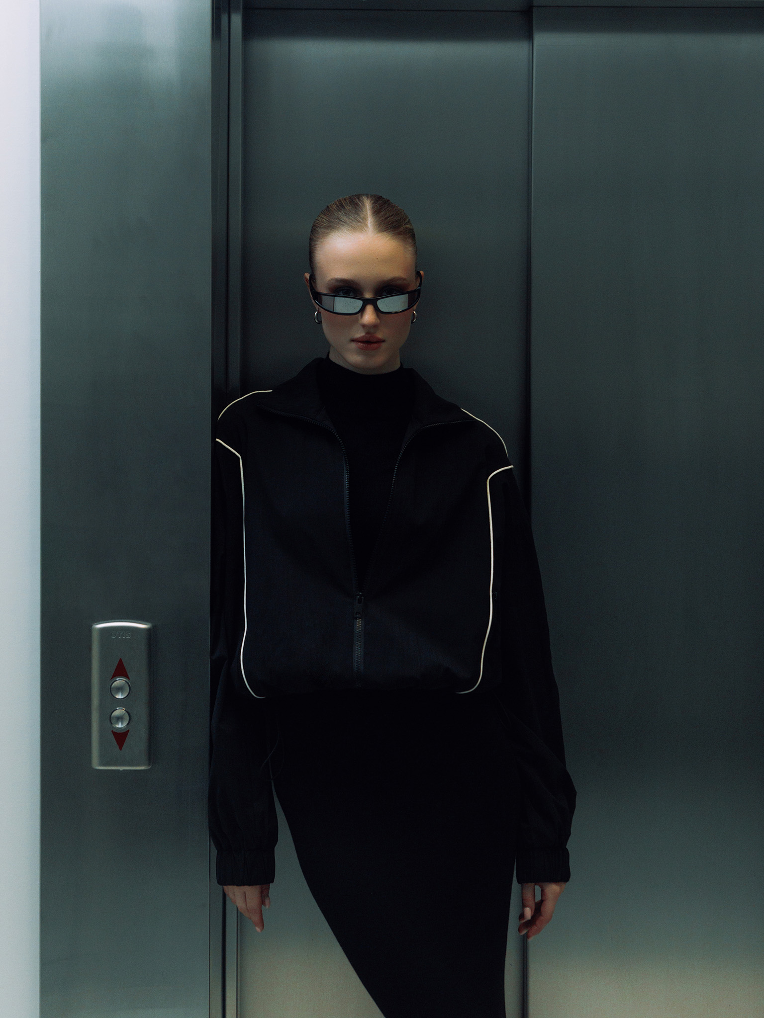 Солнцезащитные очки с зеркальными линзами