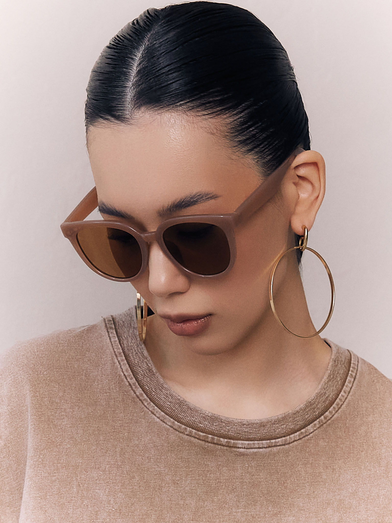 Sunglasses with round lenses