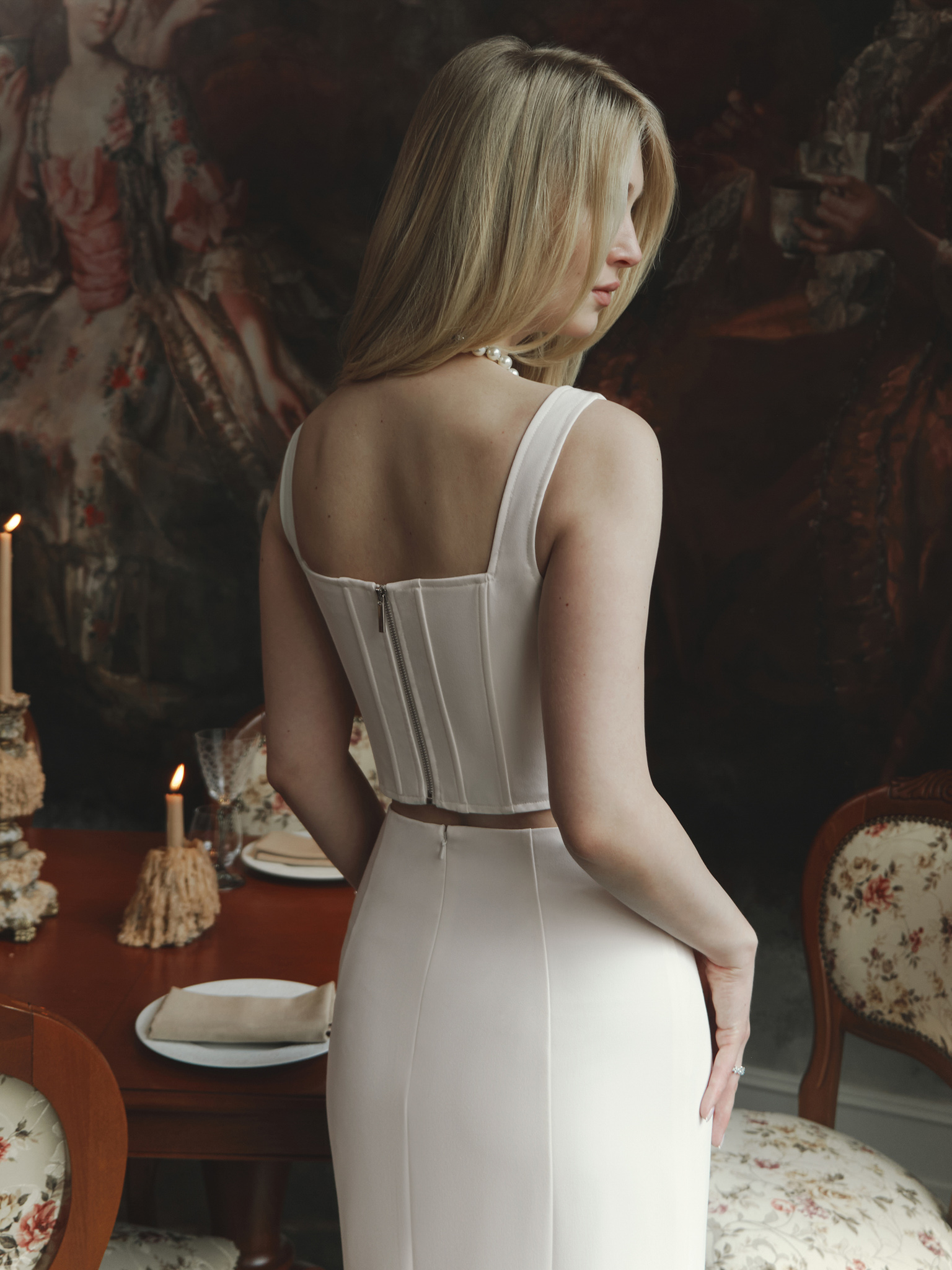 Корсетный топ на широких бретелях