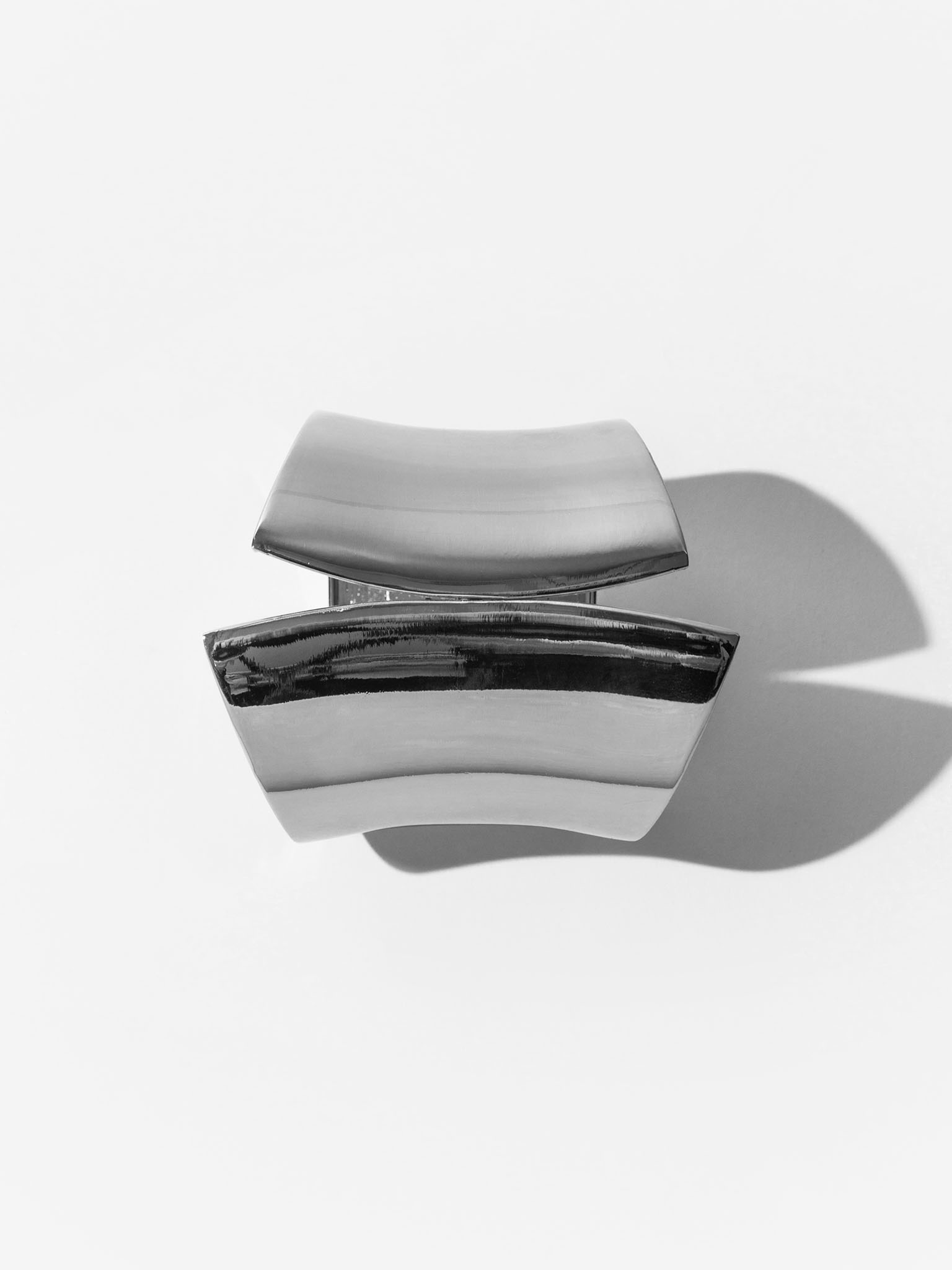 سوار ذهبي ضخم