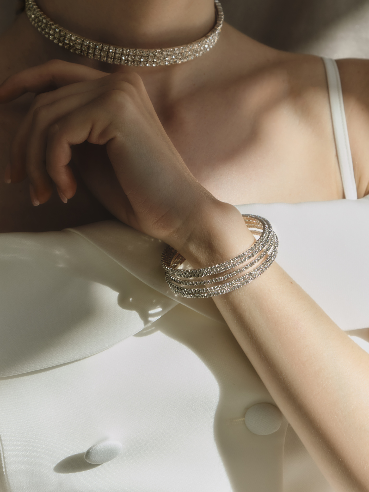 Round rhinestone bracelet