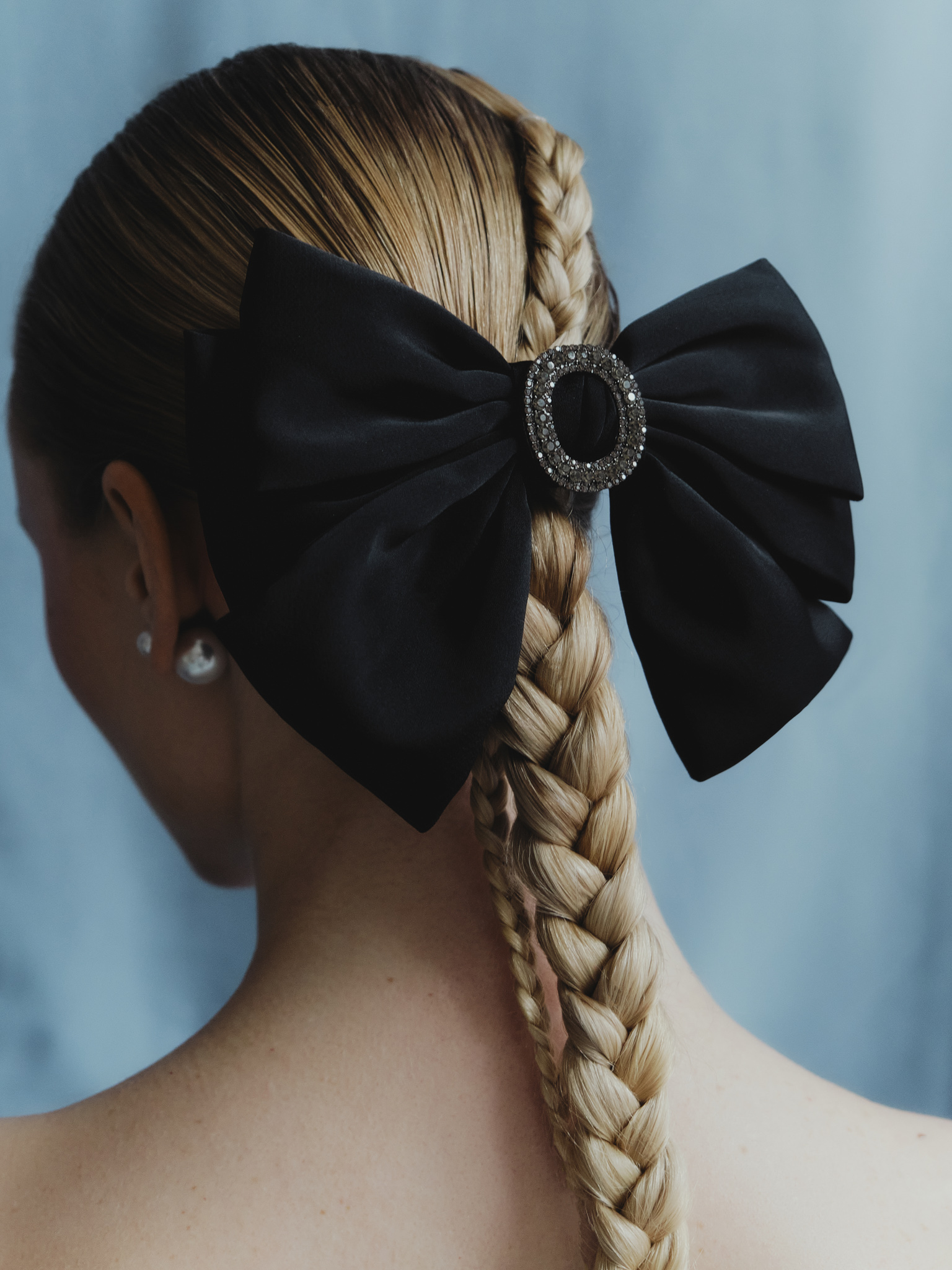 Bow brooch hair clip