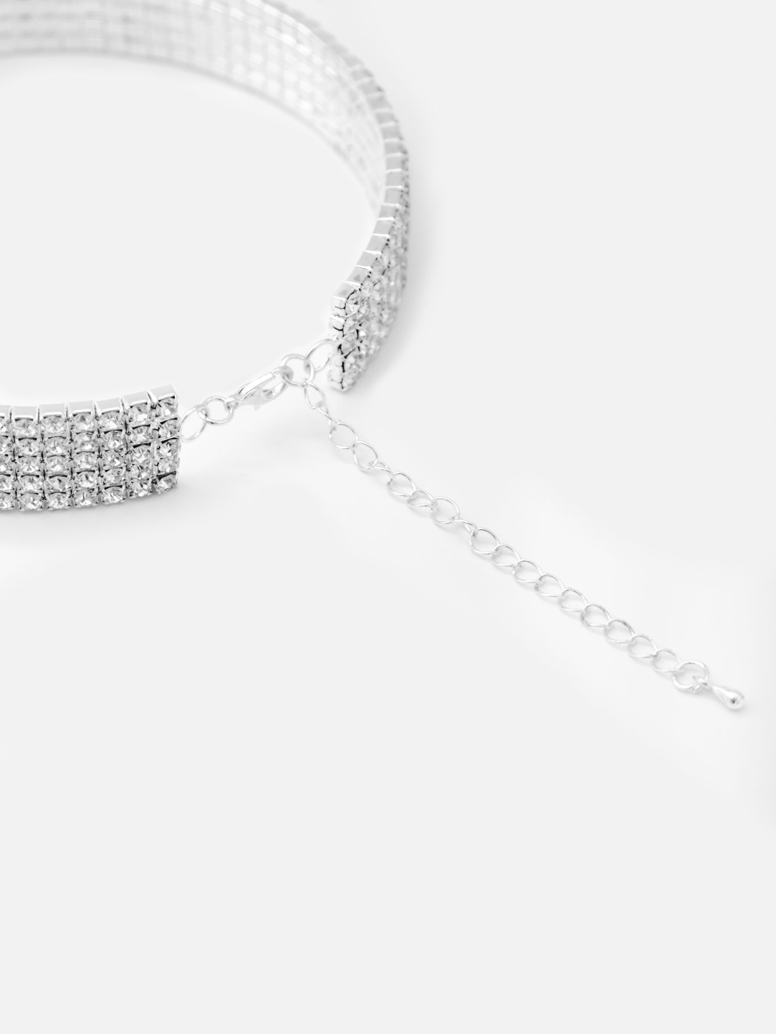 Round rhinestone necklace