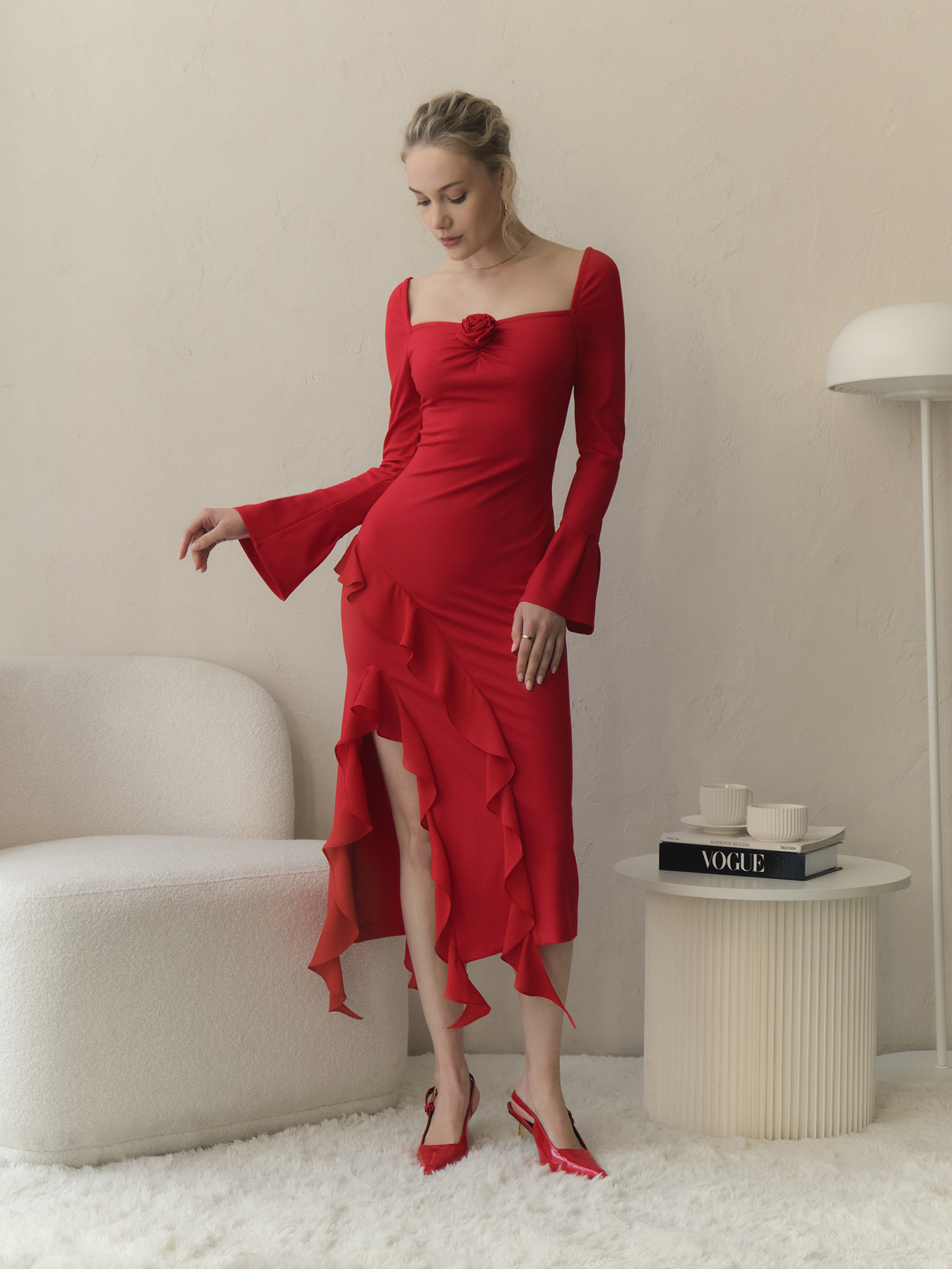 Midi dress with flounces on the cuffs and skirt