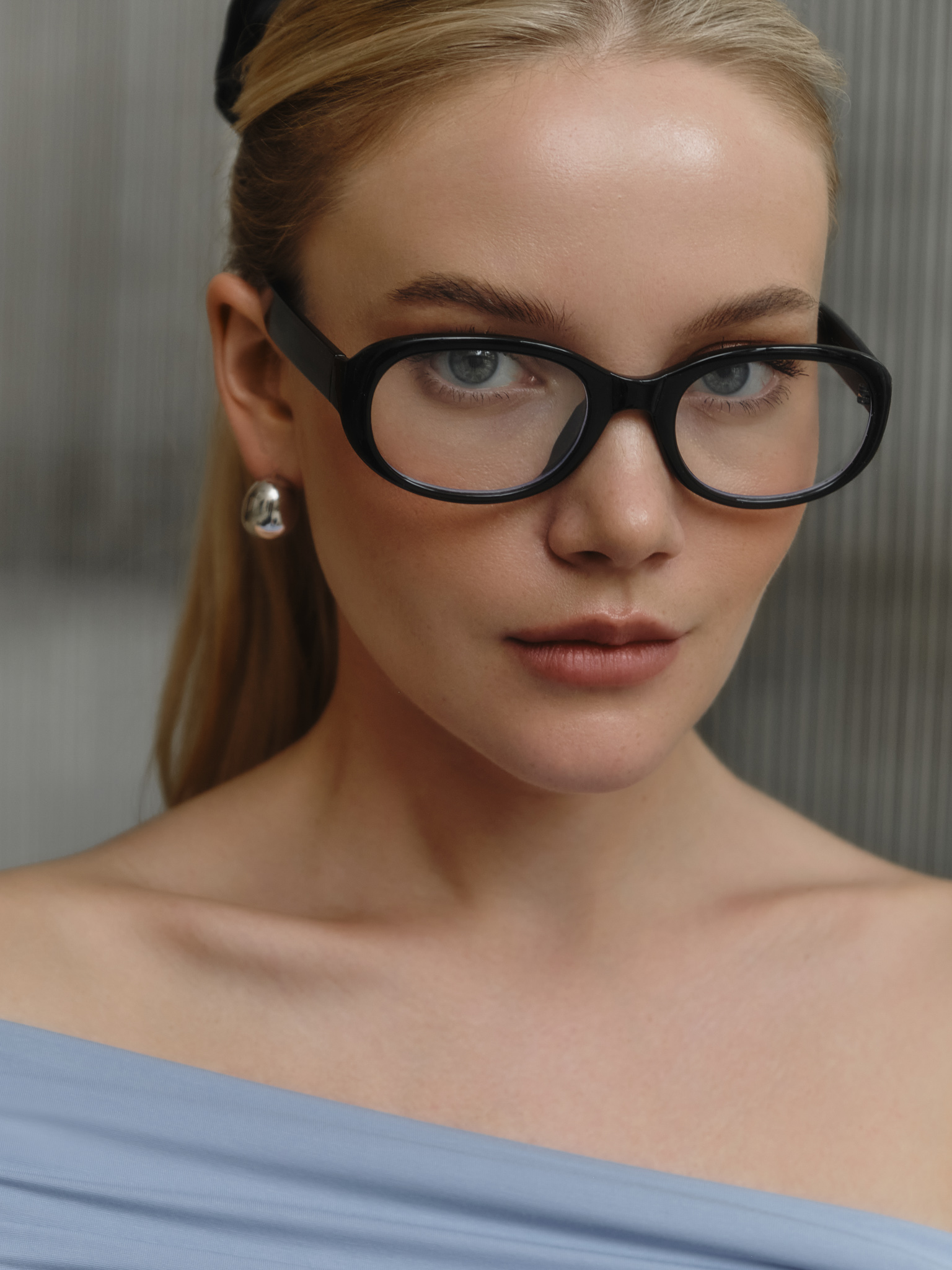 Decorative oval-shaped glasses