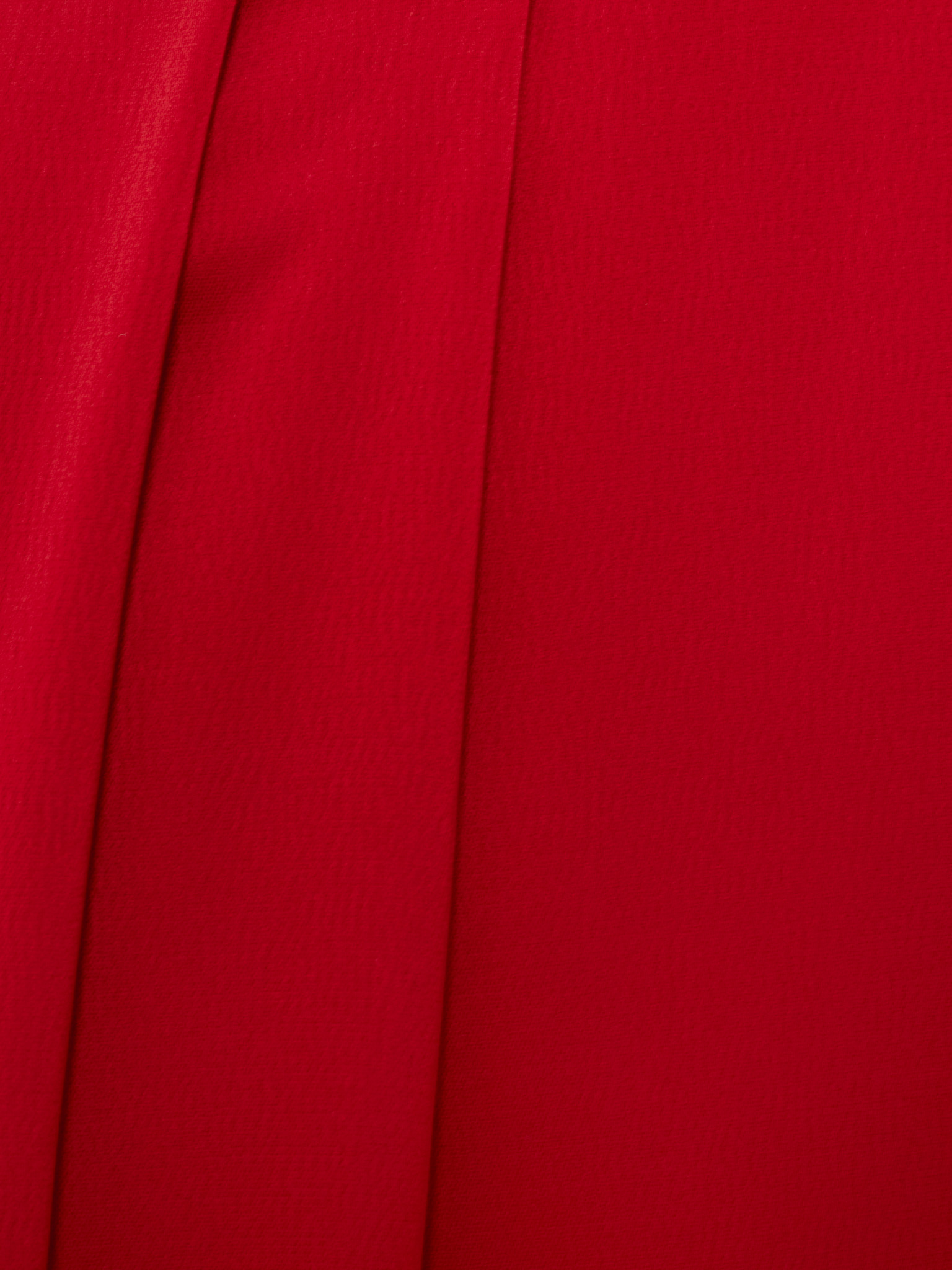 Midi dress with large pleats on the skirt