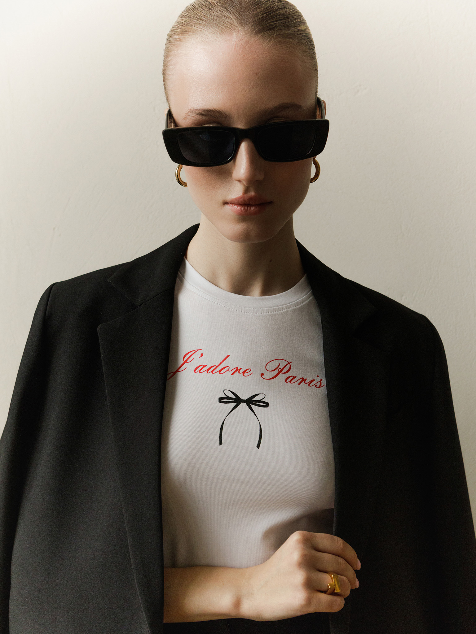 Cropped fitted T-shirt with lettering