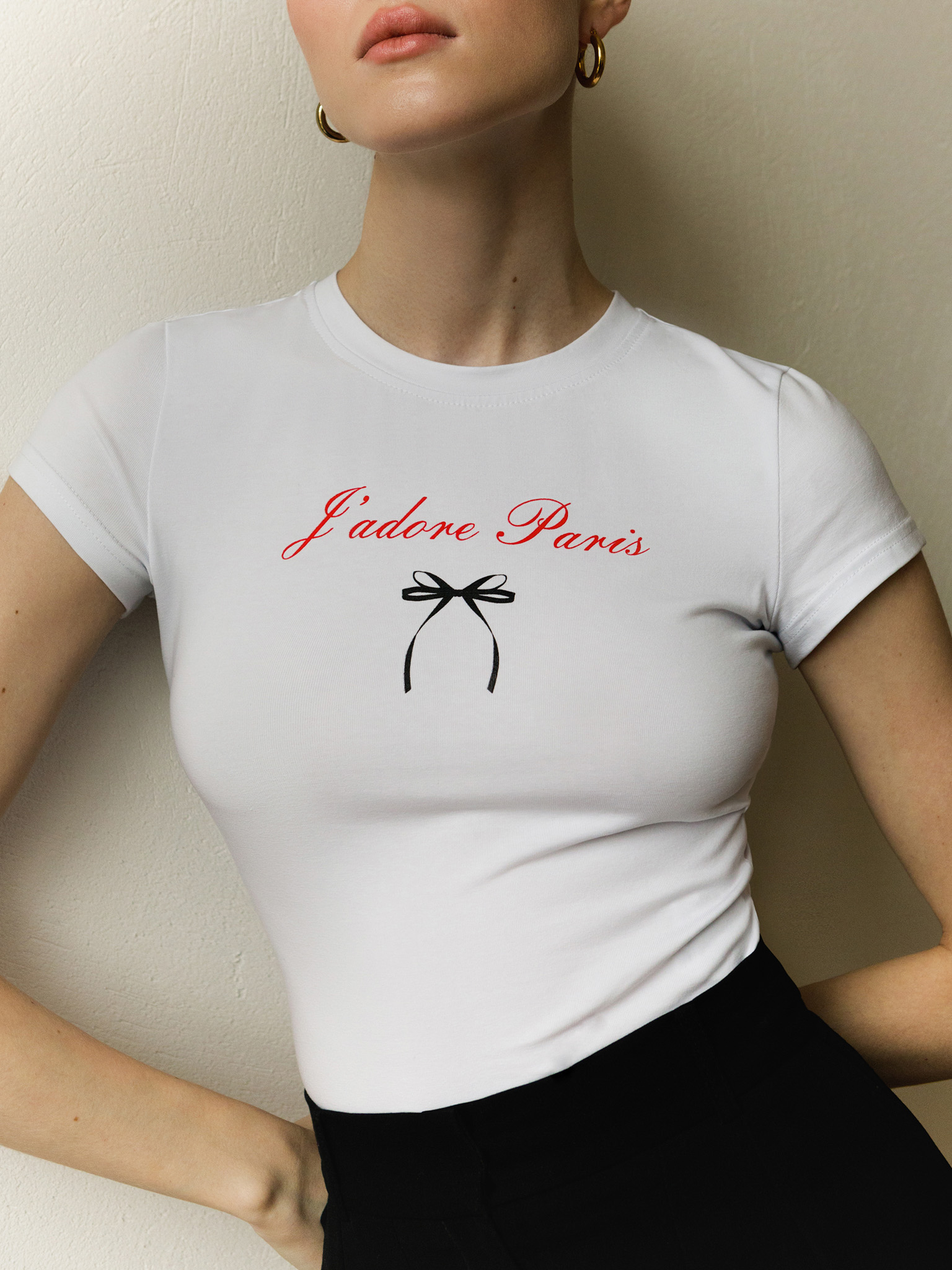 Cropped fitted T-shirt with lettering