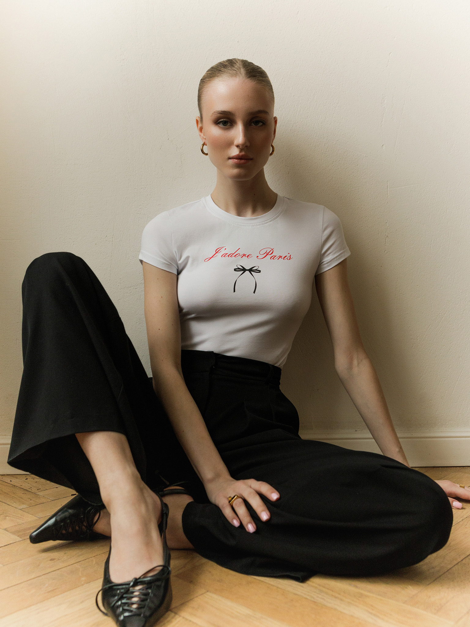 Cropped fitted T-shirt with lettering