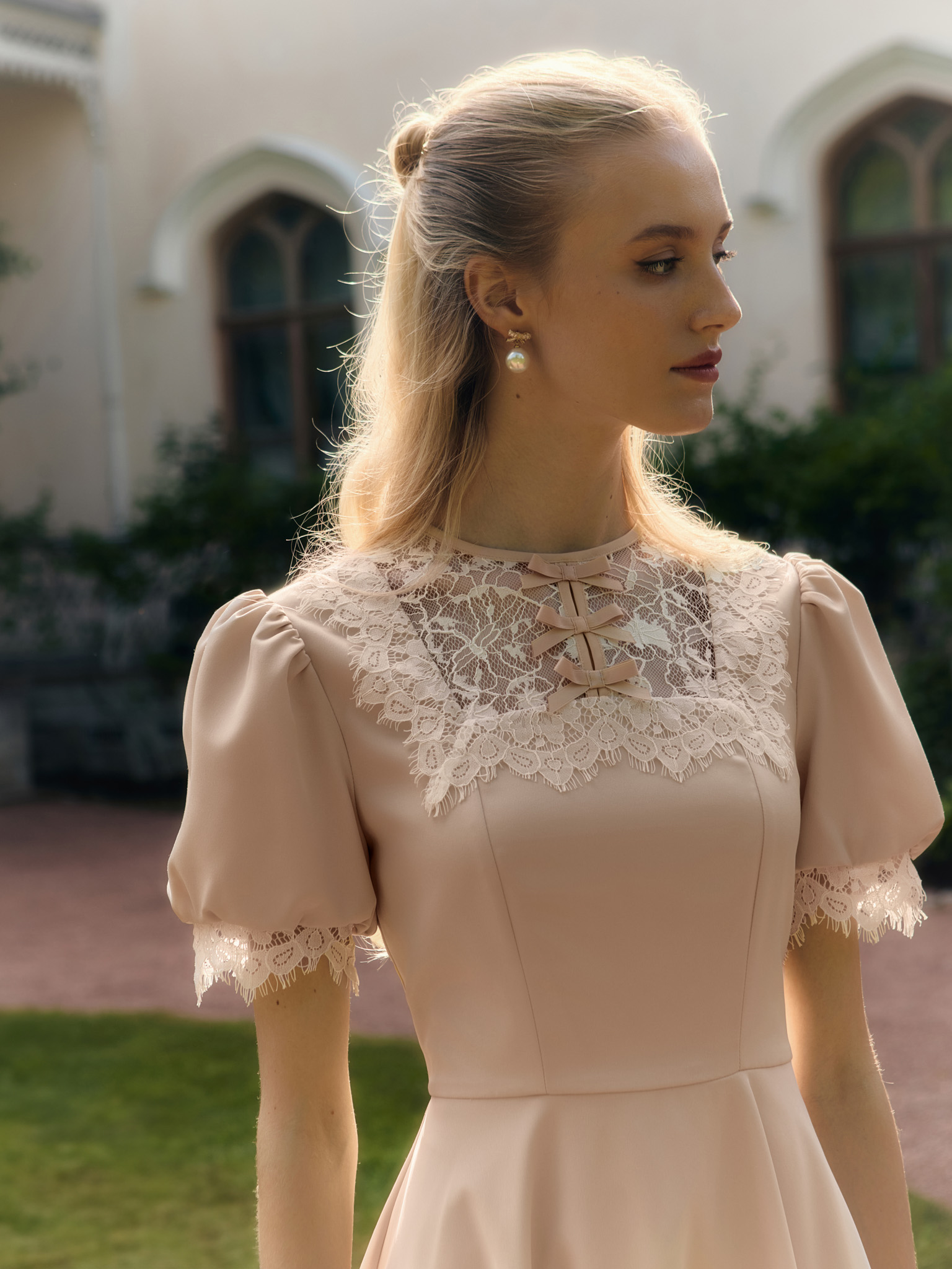 Mini dress with lace collar and cuffs