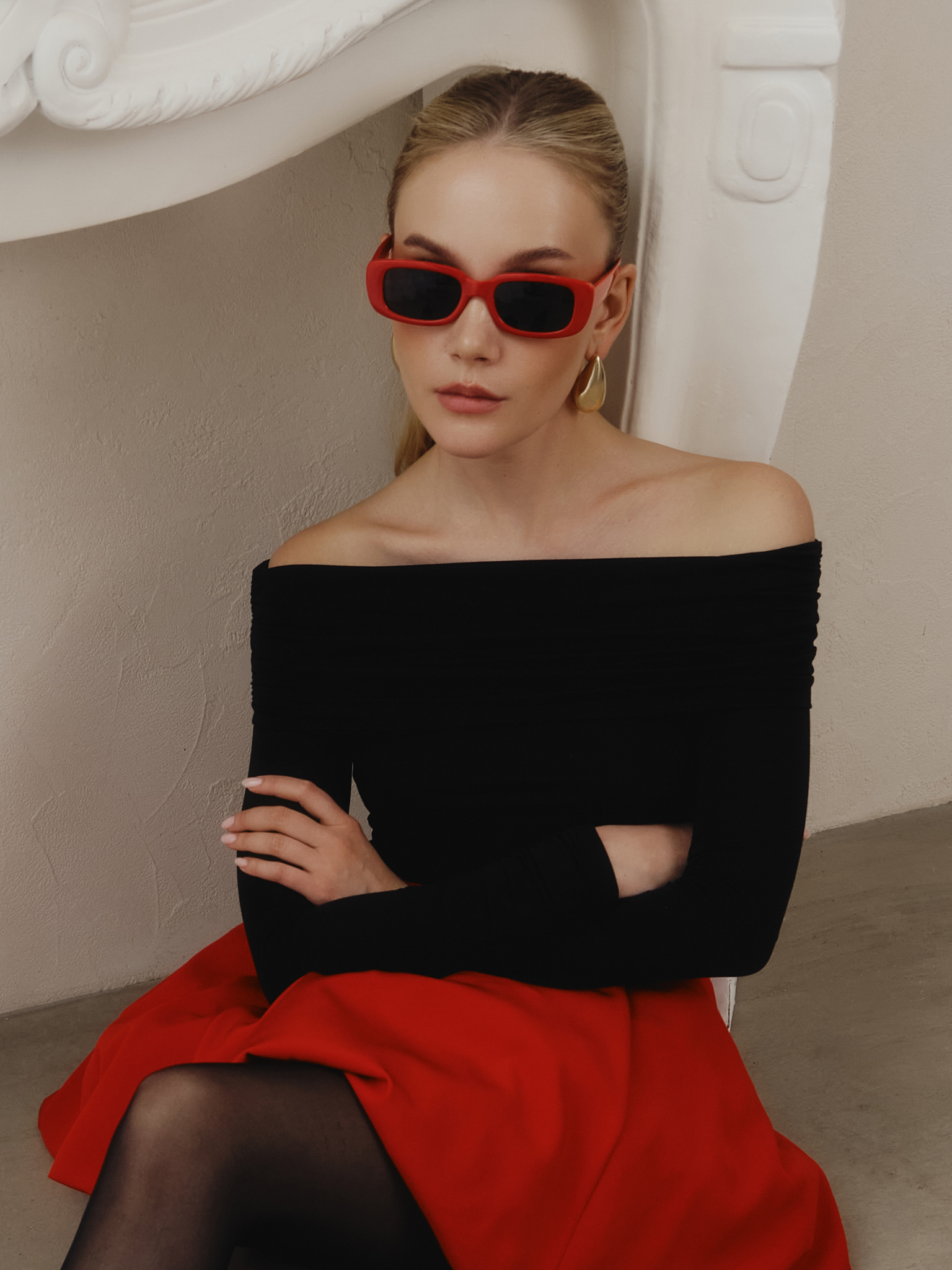 Sunglasses with large lenses