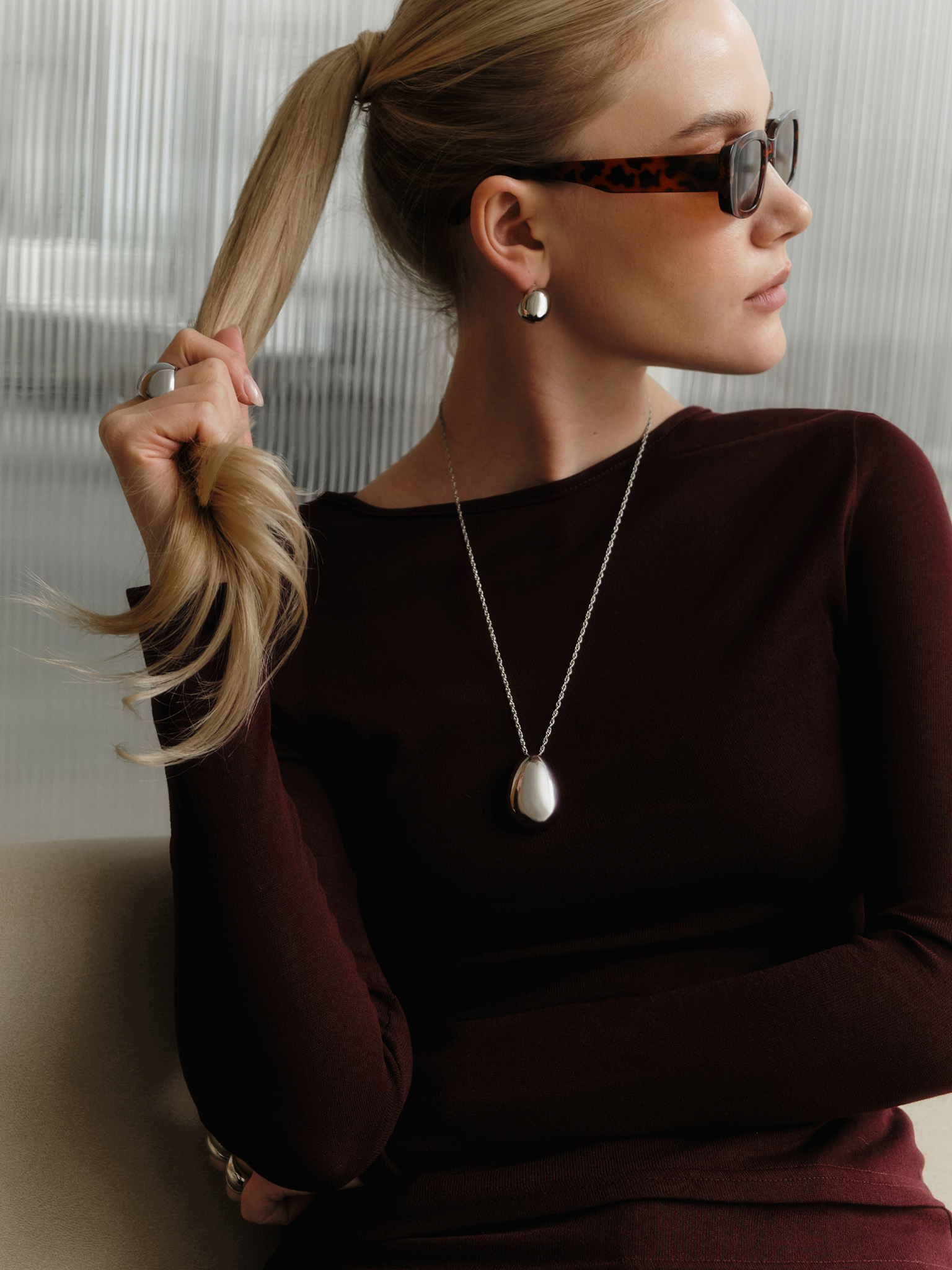 Sunglasses with large lenses