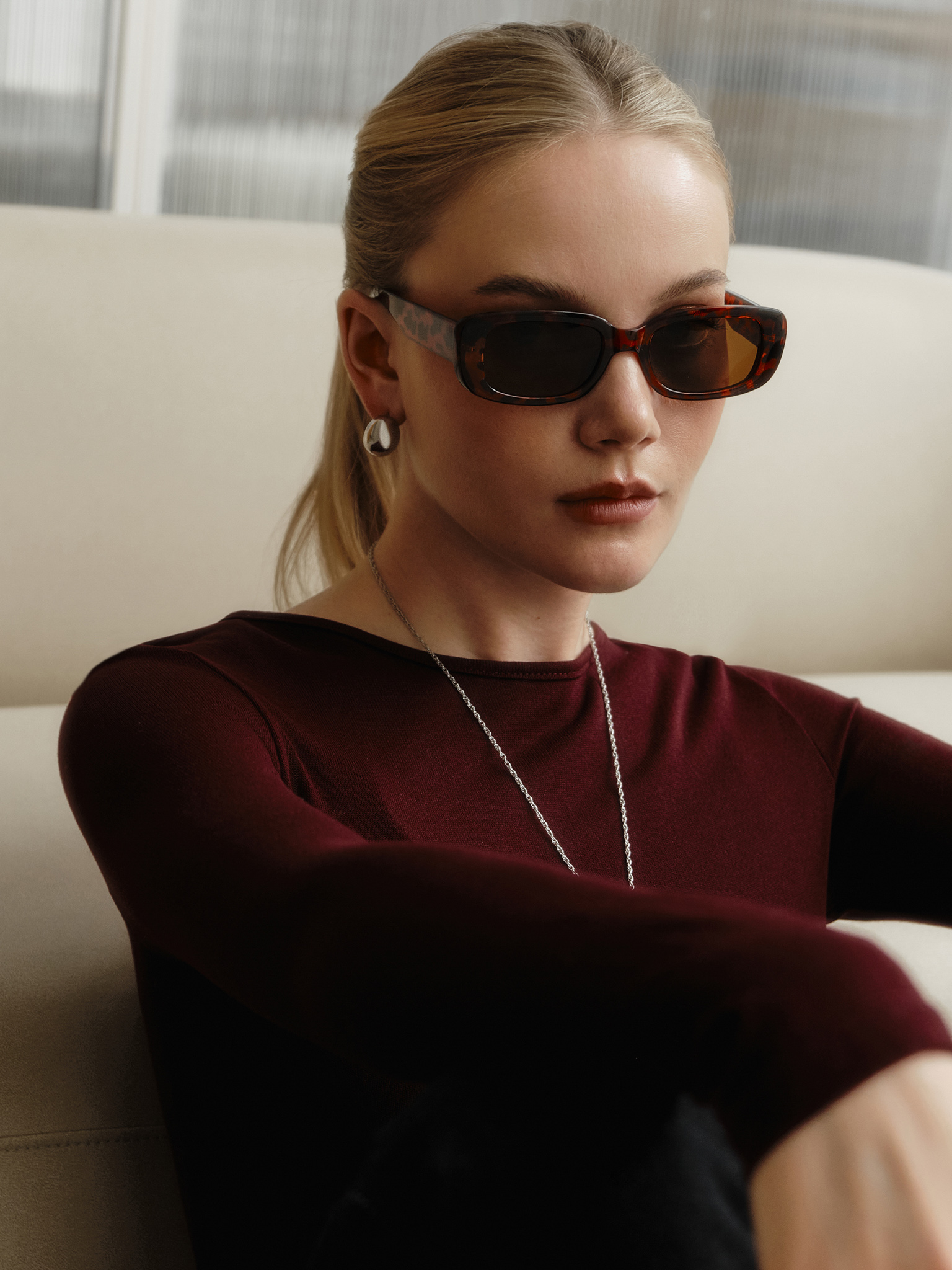 Sunglasses with large lenses