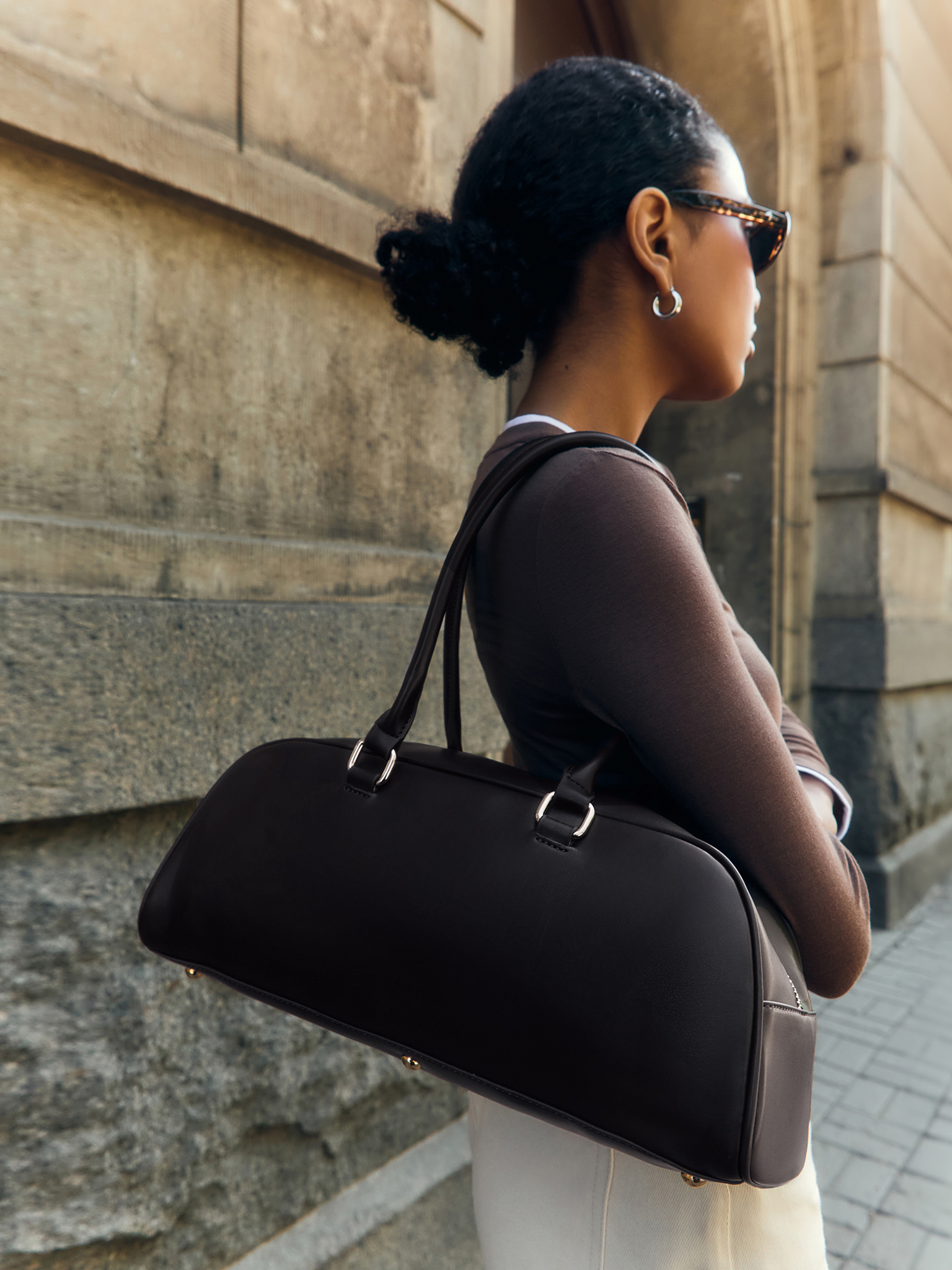 Длинная сумка-багет на тонких ручках