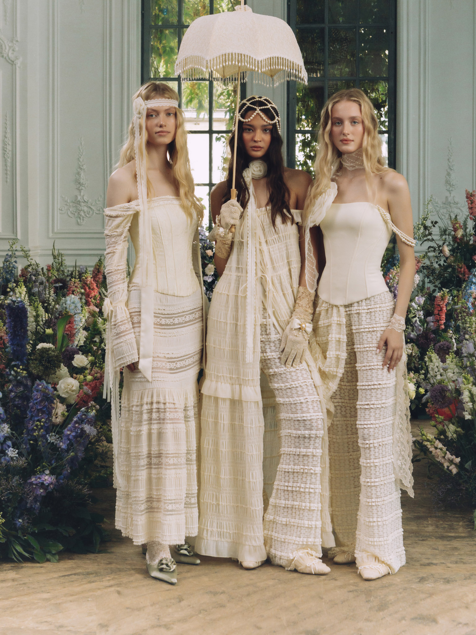 Layered maxi dress with ties and pearl buttons