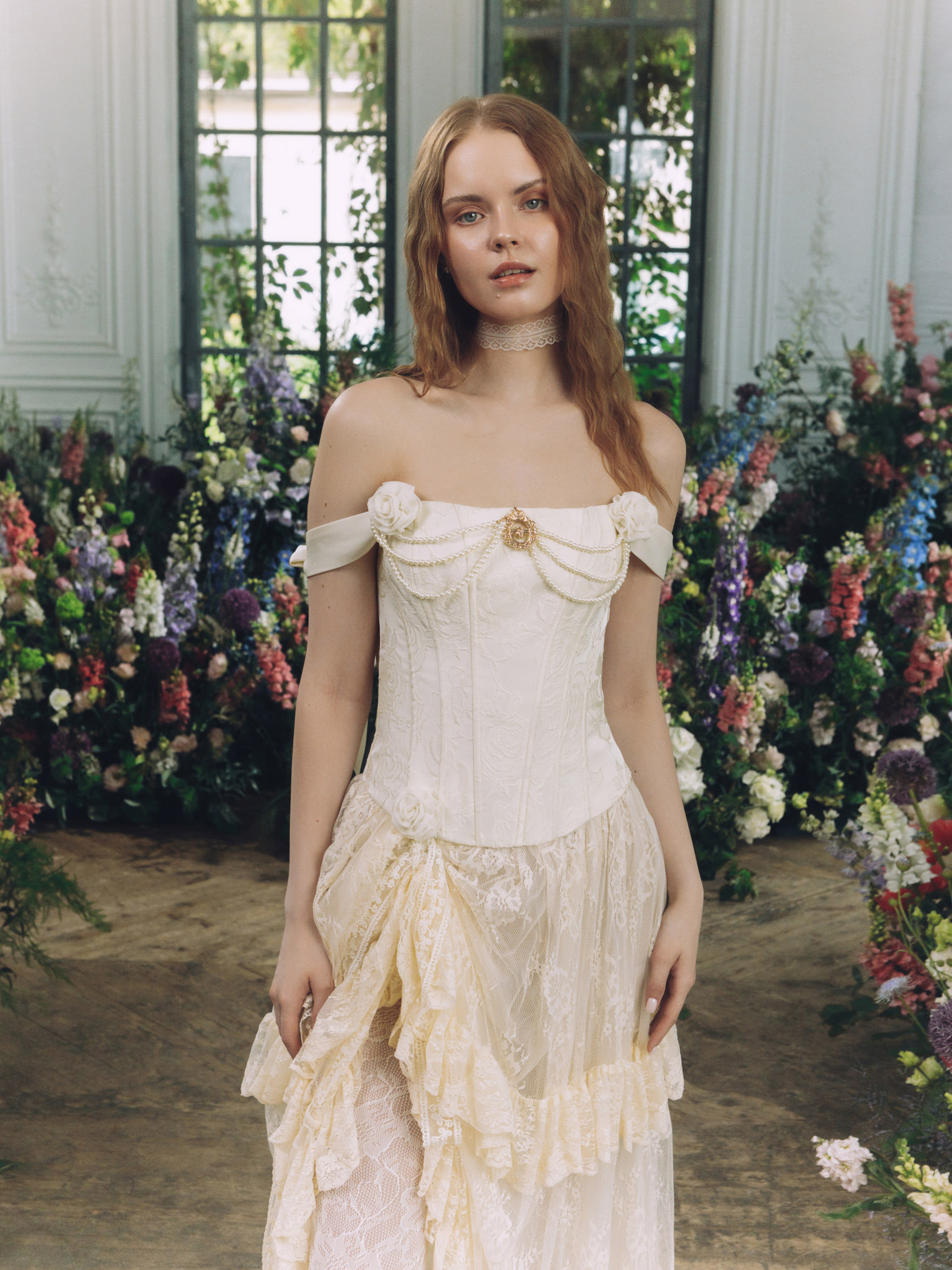 Wide-strapped satin bustier top with floral pattern