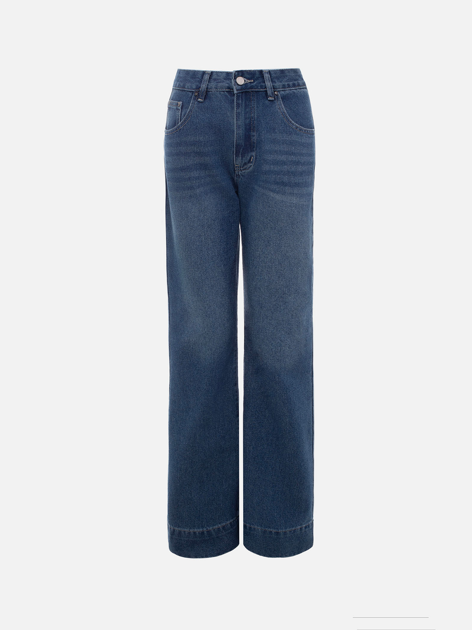 Straight jeans with scuffs