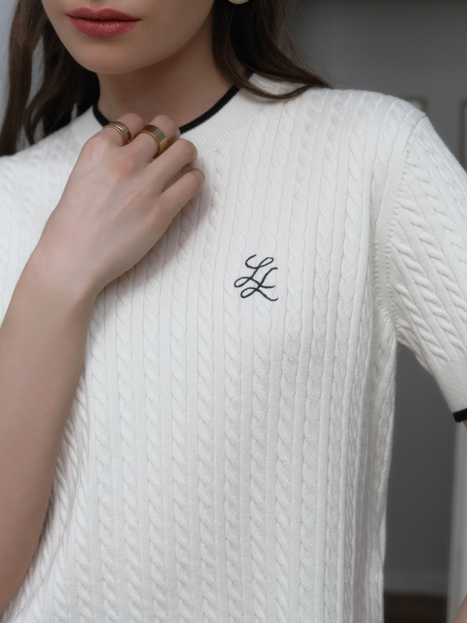 Gestricktes Oberteil mit Monogramm