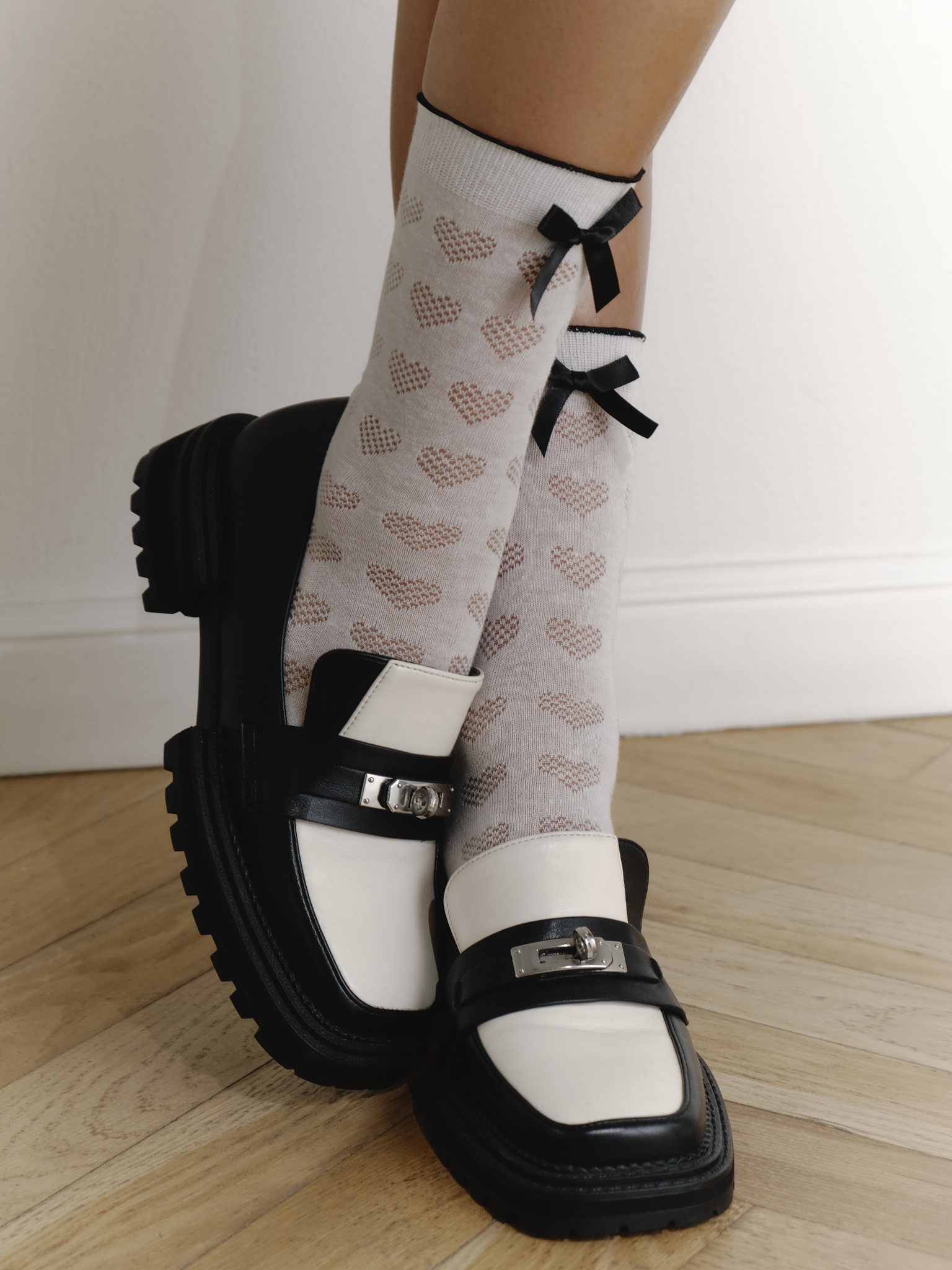 Set of two pairs of socks with ornaments and contrasting bows