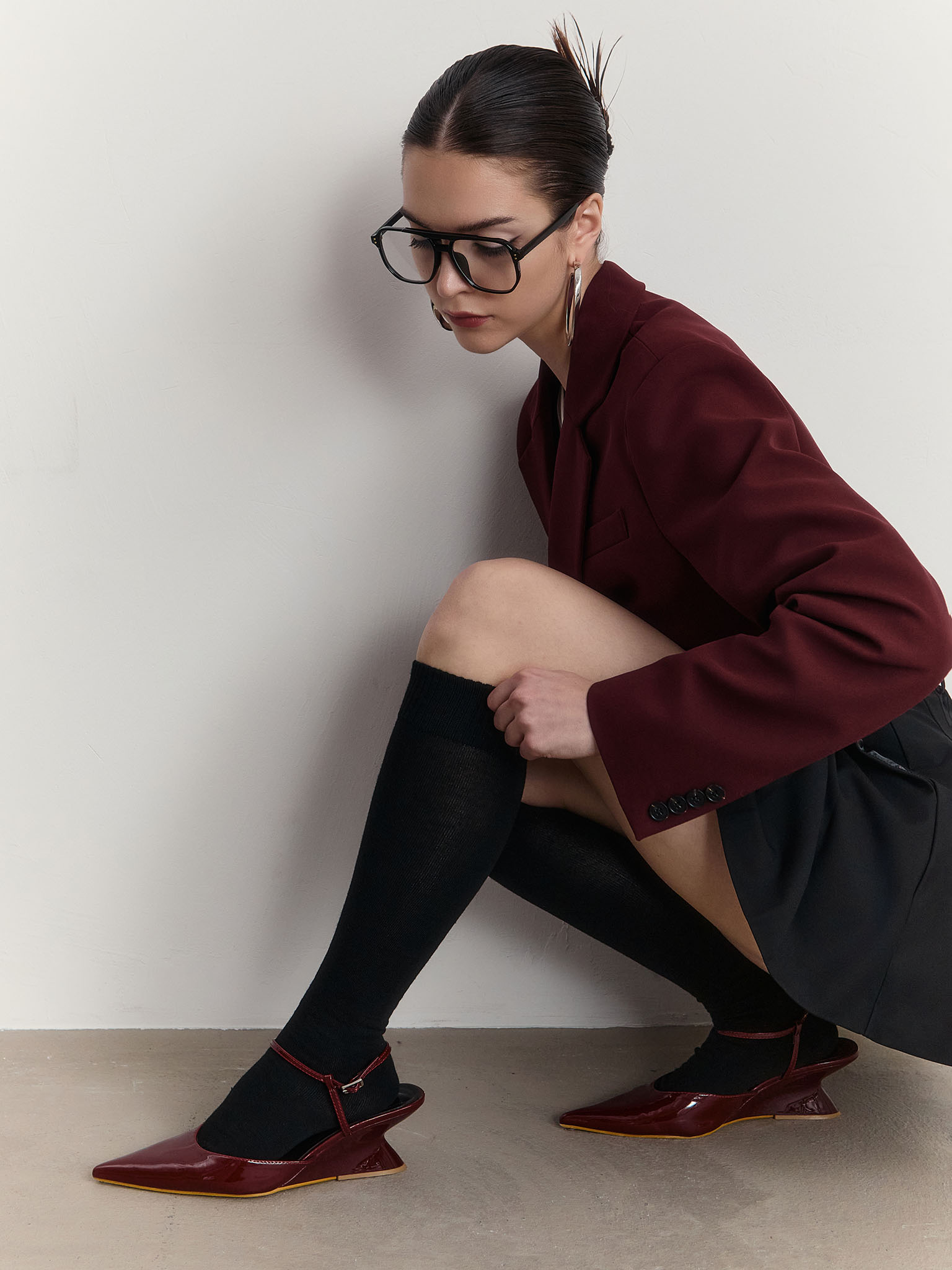 Knee-length socks with ribbed cuffs