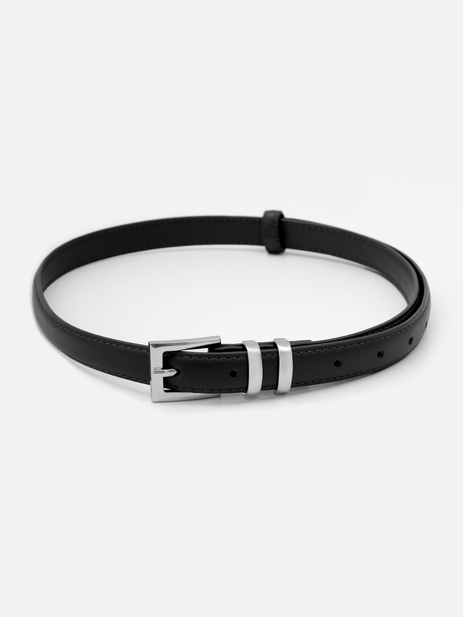 Slim leather belt with metal loops