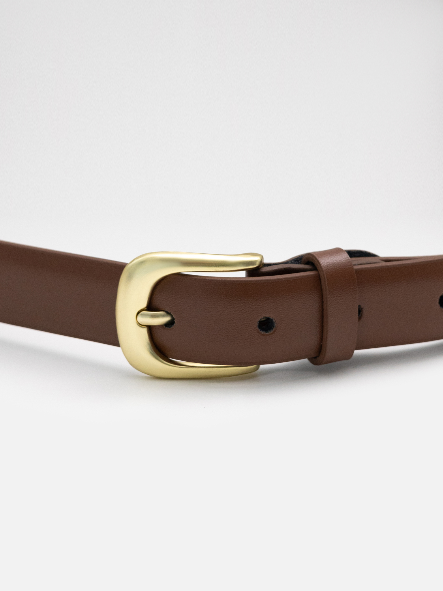 Коричневый