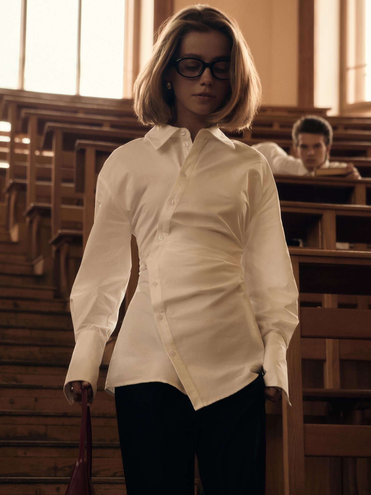 Fitted shirt with asymmetrical fastening