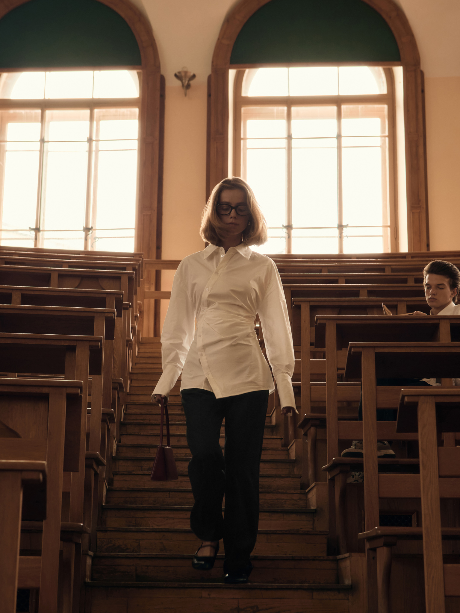 Fitted shirt with asymmetrical fastening