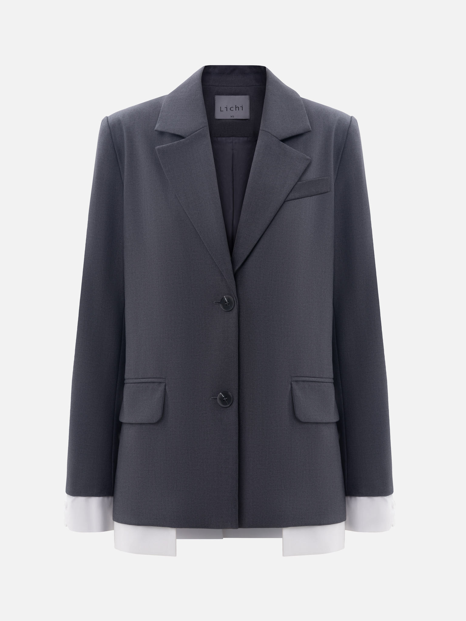 جاكيت كبير الحجم مع قميص مقلد