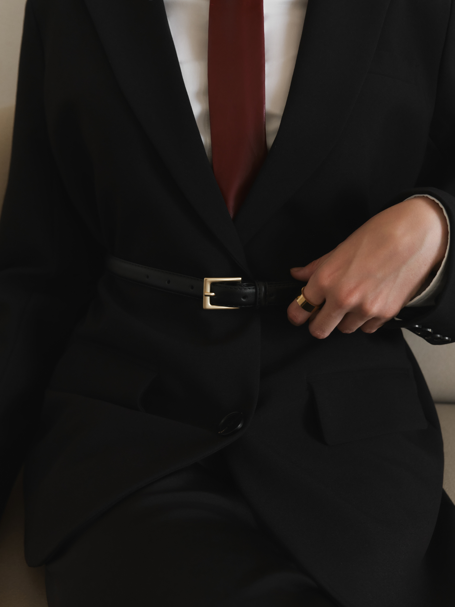 Slim belt with square buckle