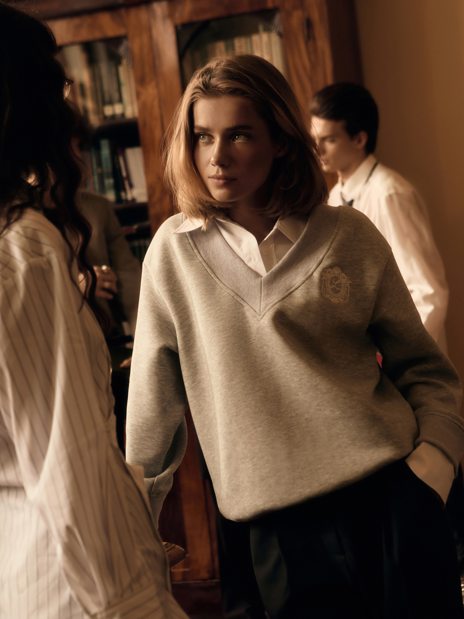 Jersey sweatshirt with imitation shirt and embroidery