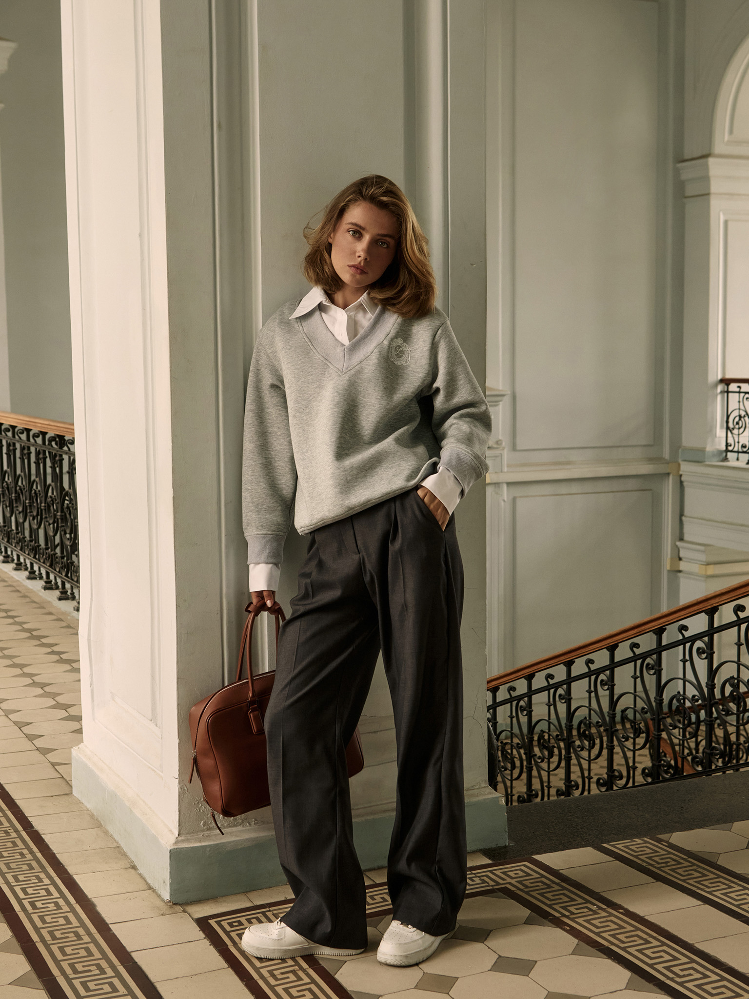 Jersey sweatshirt with imitation shirt and embroidery