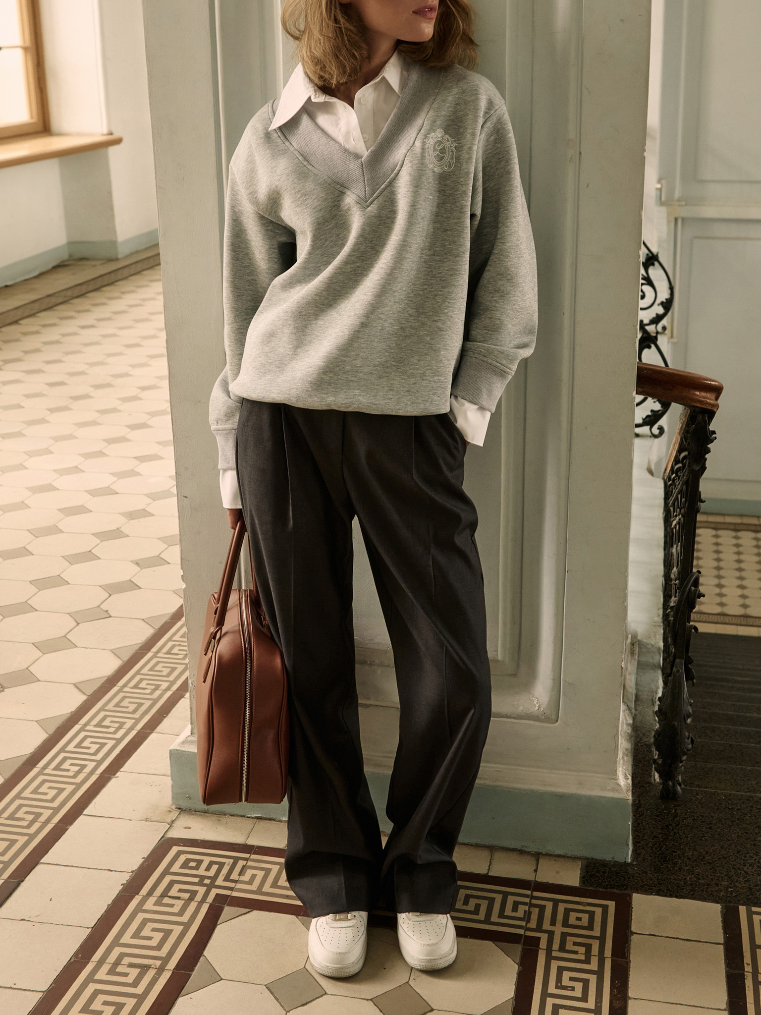 Jersey sweatshirt with imitation shirt and embroidery