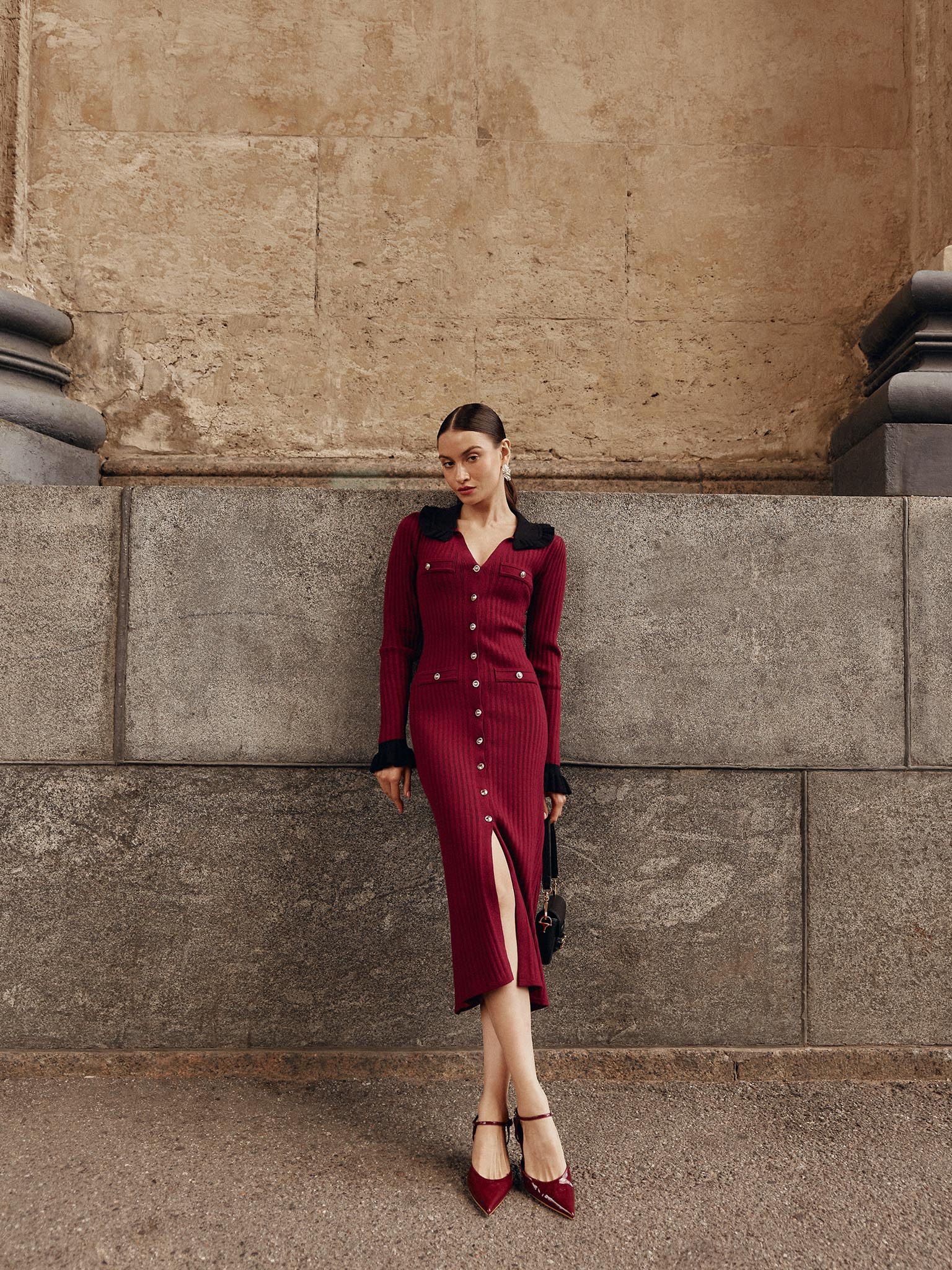 Robe midi en maille à col et poignets contrastés