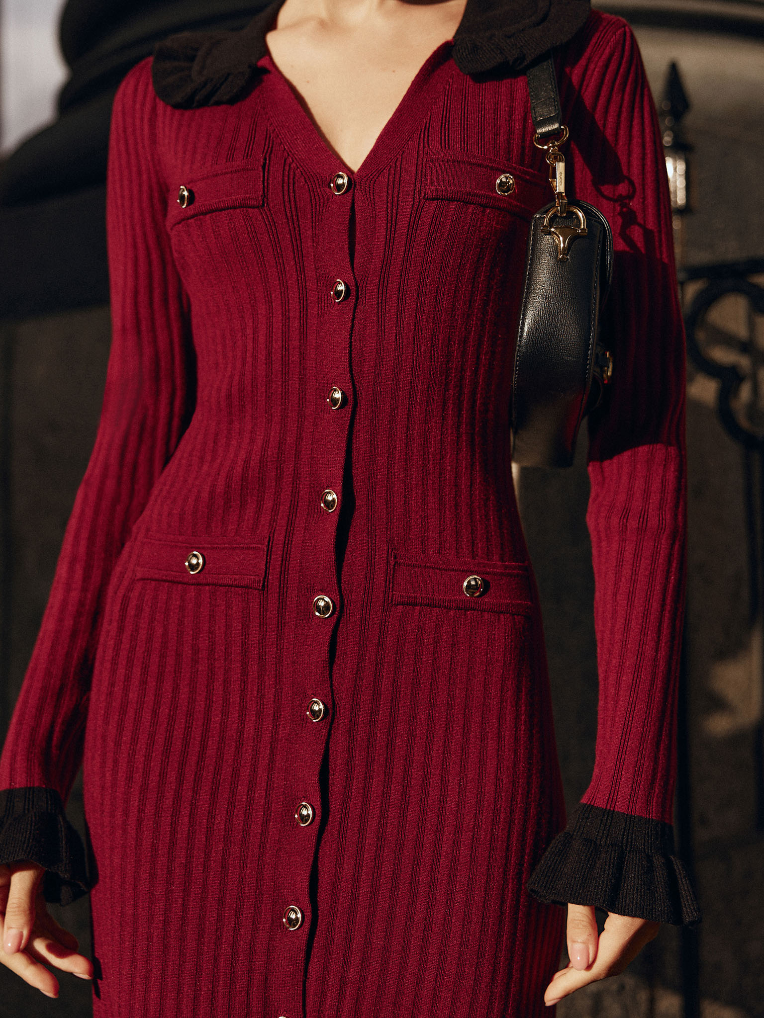 Robe midi en maille à col et poignets contrastés