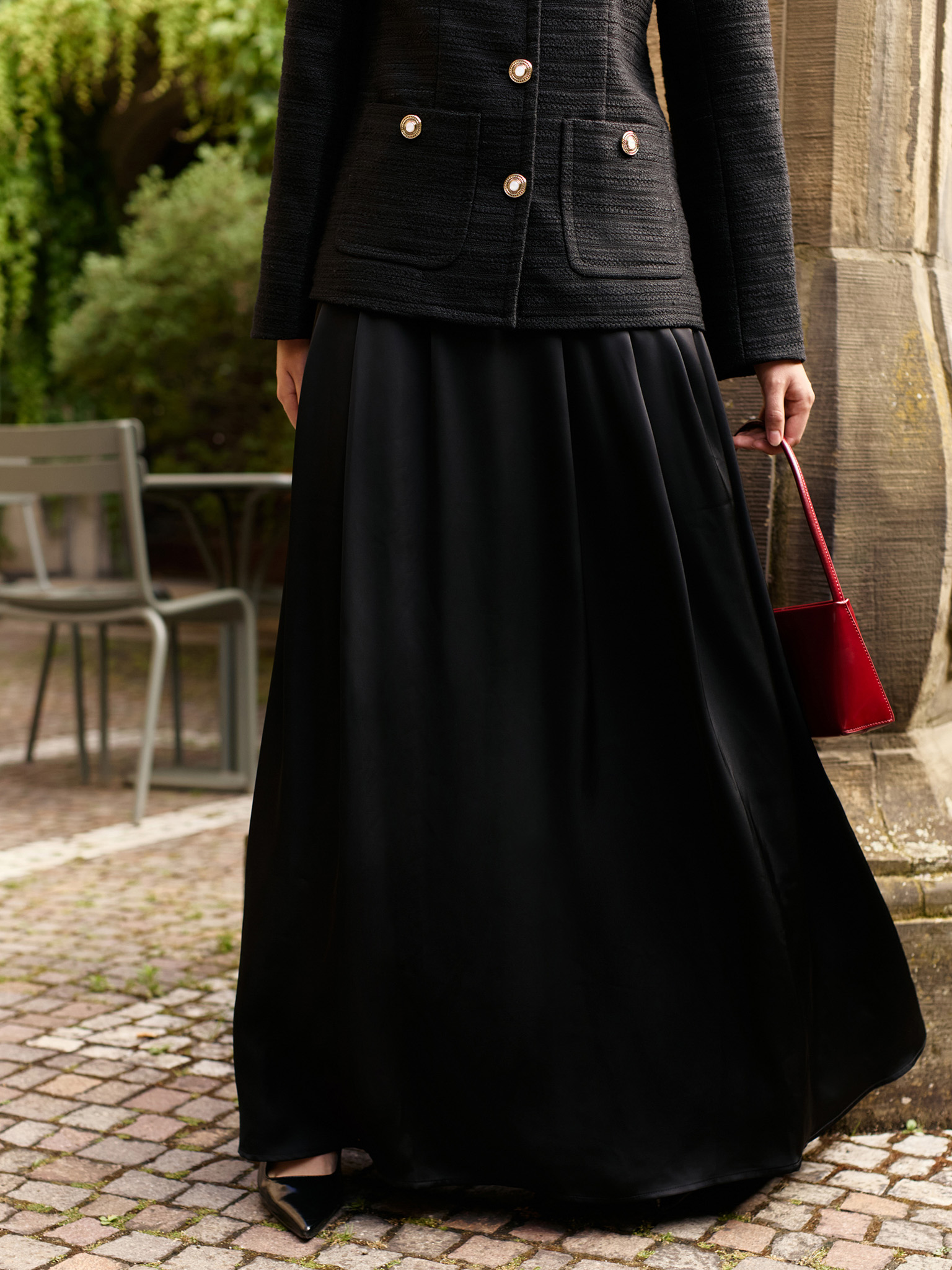 Full-length maxi skirt with waist pleats