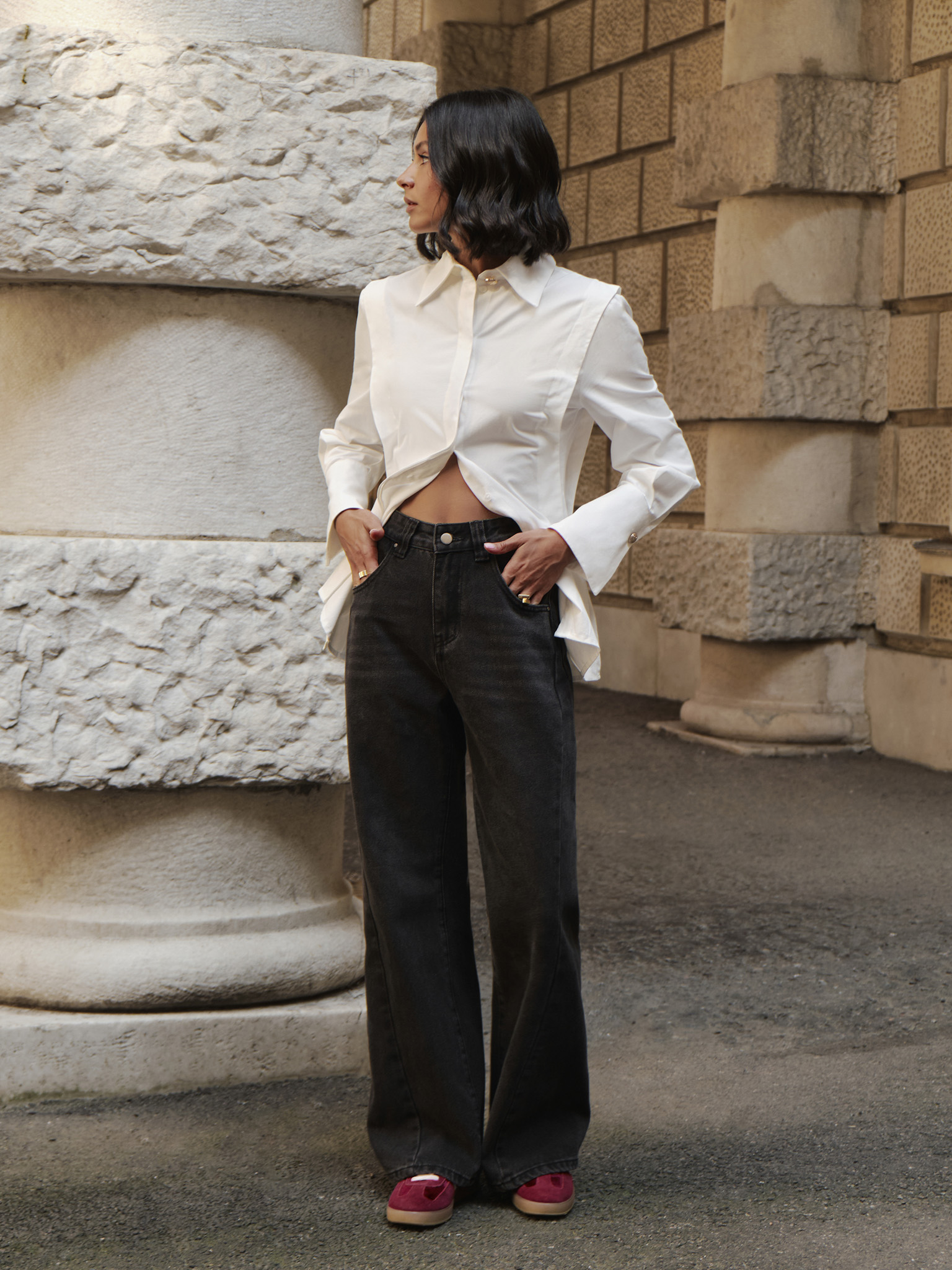 Flared jeans with diagonal seams