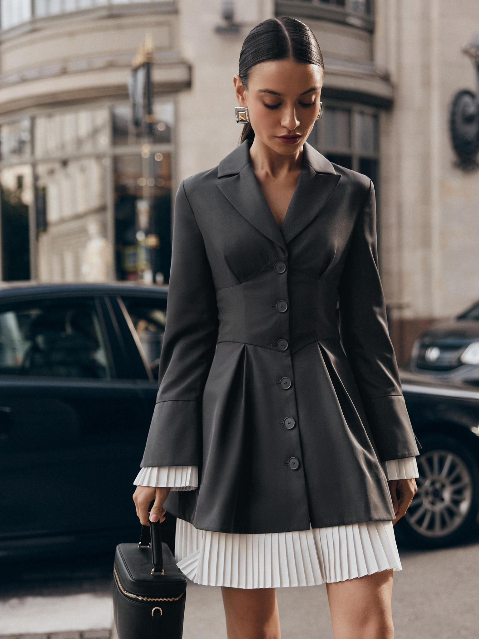 فستان قصير ضيق بإضافات مع طيات