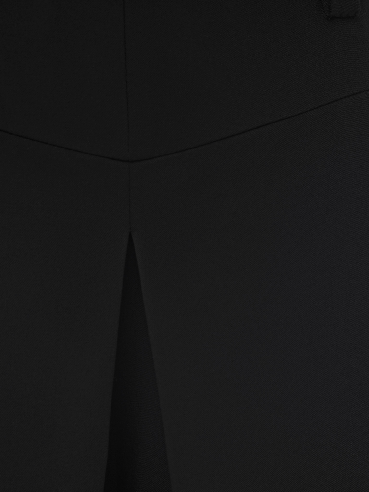 Брюки палаццо с V-образной вставкой на поясе и ремнем