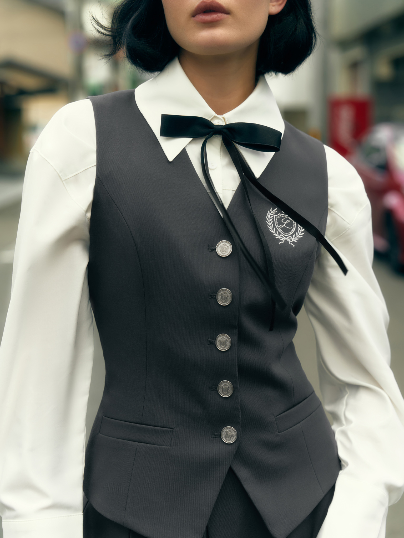 Suiting waistcoat with chest embroidery